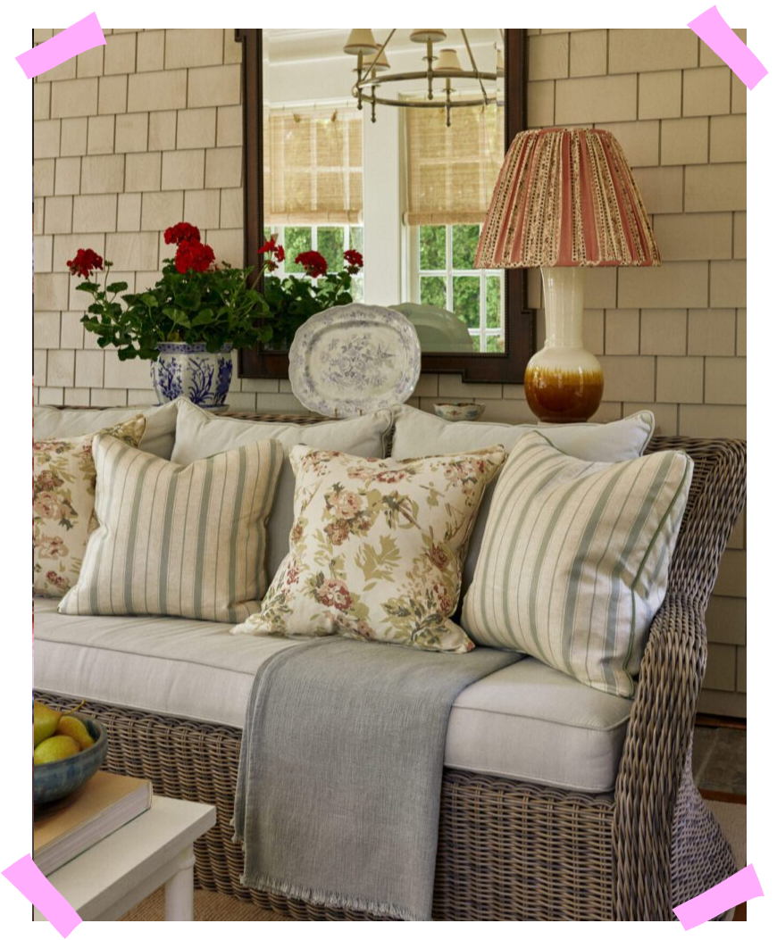 Throw Pillow Styling Ideas Inspired by These Chic Interiors — Sense of ...