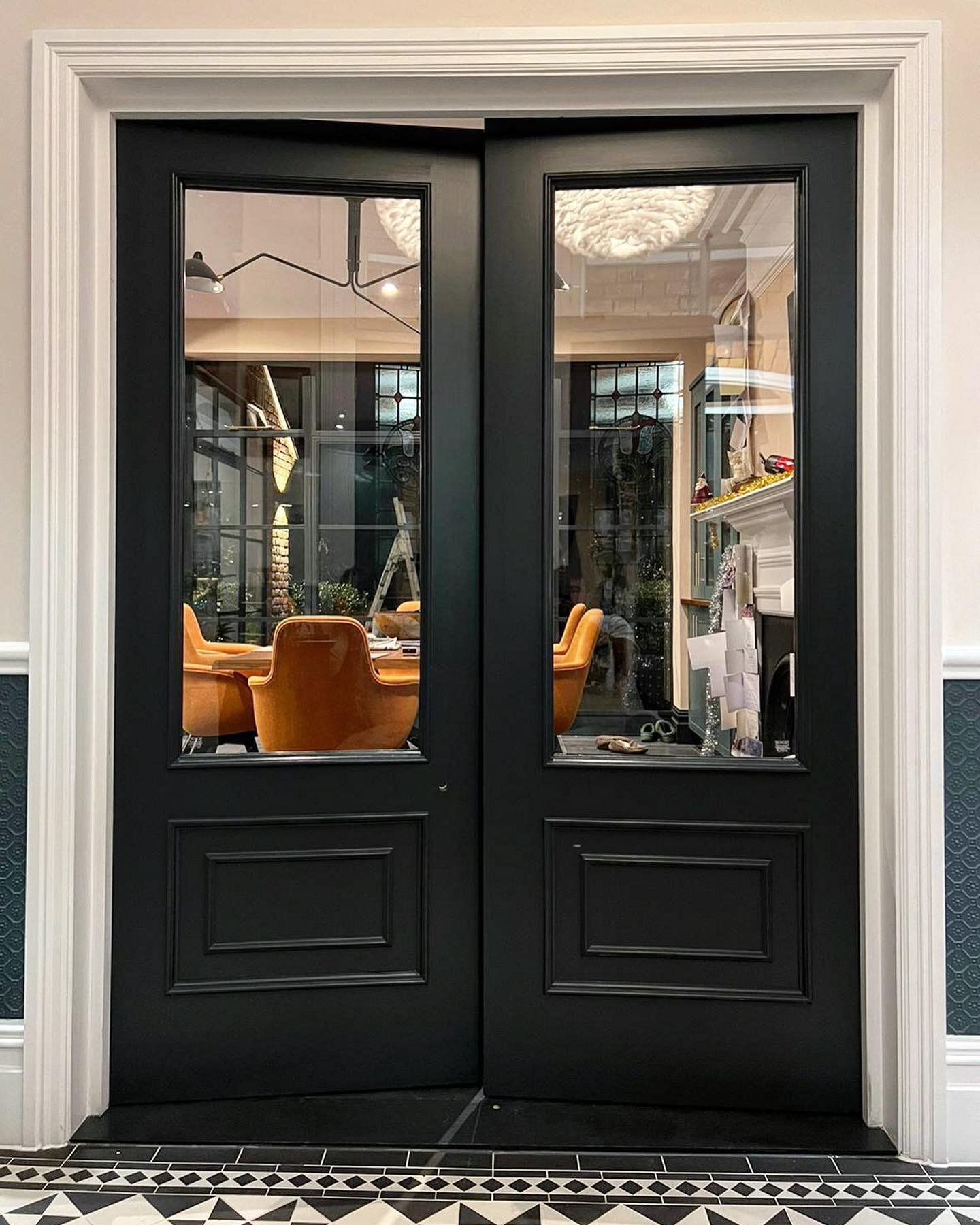 Sure, you can&rsquo;t go wrong with a classic white door&hellip; but when our clients wanted us to paint these double doors black - we just knew it was going to be an outstanding result. Dark doors are becoming hugely popular at the moment and it&rsq
