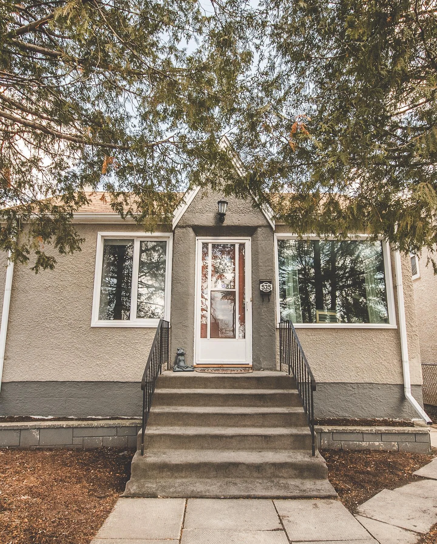 535 Tremblay.

Offers are on Monday! 2 bed 1 full bath with a gorgeous light filled sunroom off the garage. This one will go quickly! Great neighbourhood close to parks, Seine River, shopping, walking trails and more. 

As always feel free to share!
