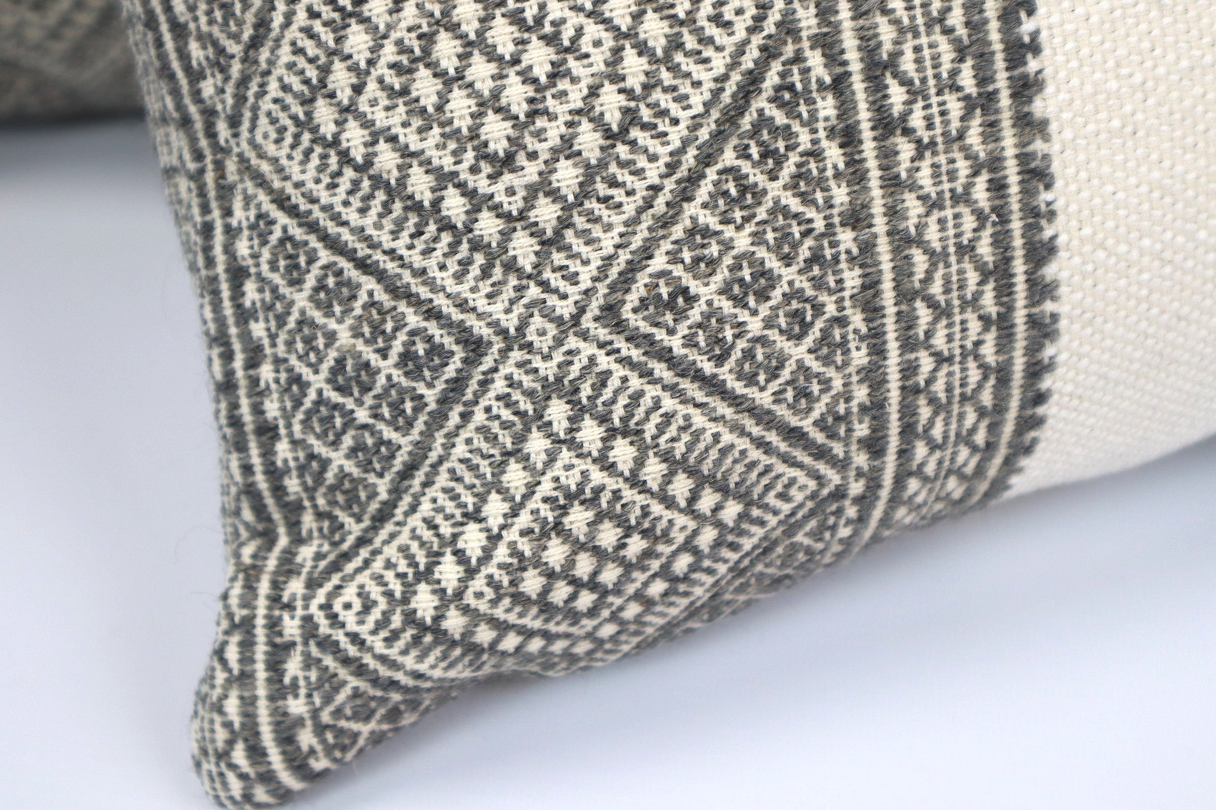 Kussen+cream-grijs+fresco+detail+%281%29.jpg
