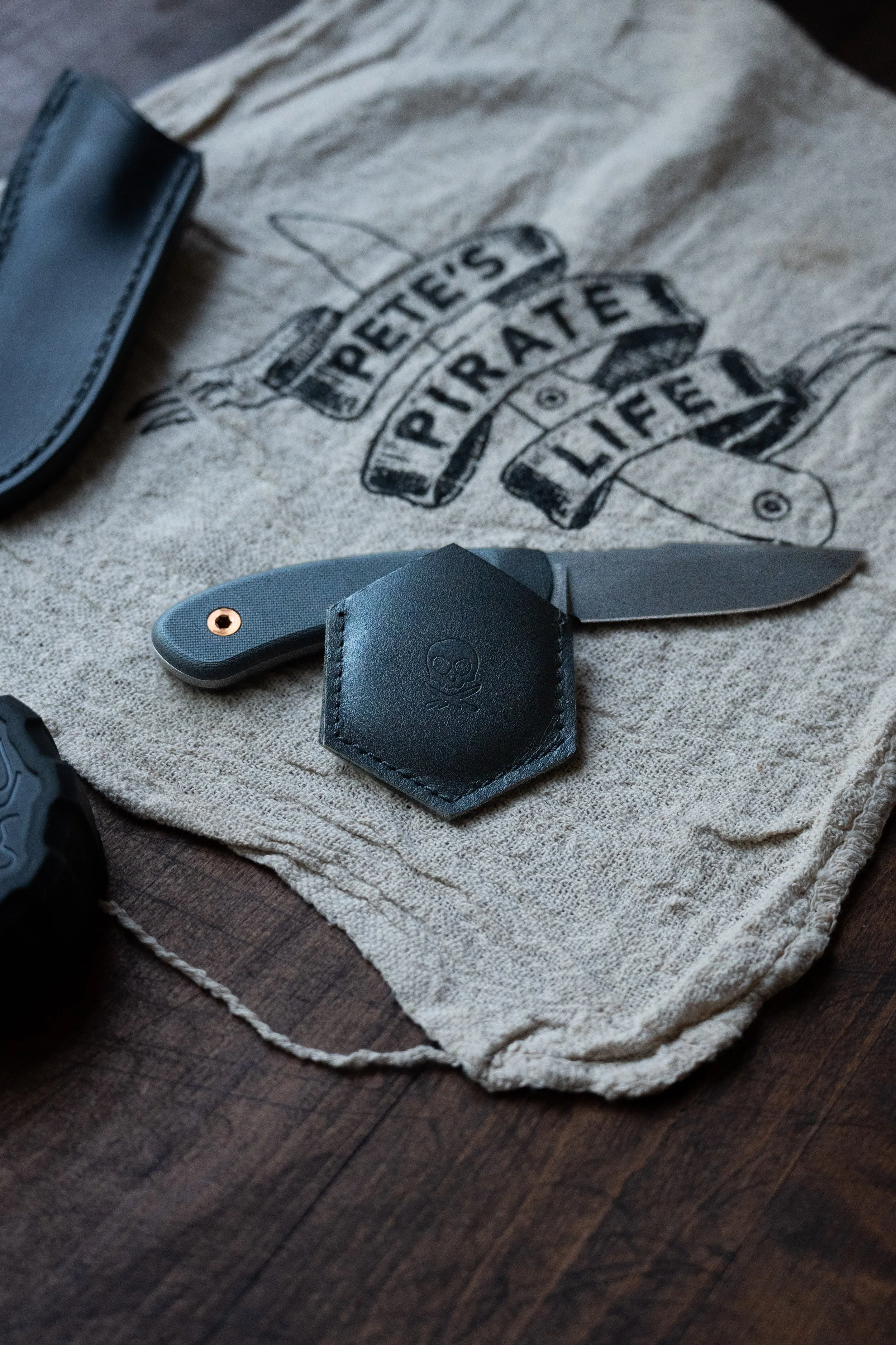 25_12_Peter McKinnon Fixed Blade-3.jpg