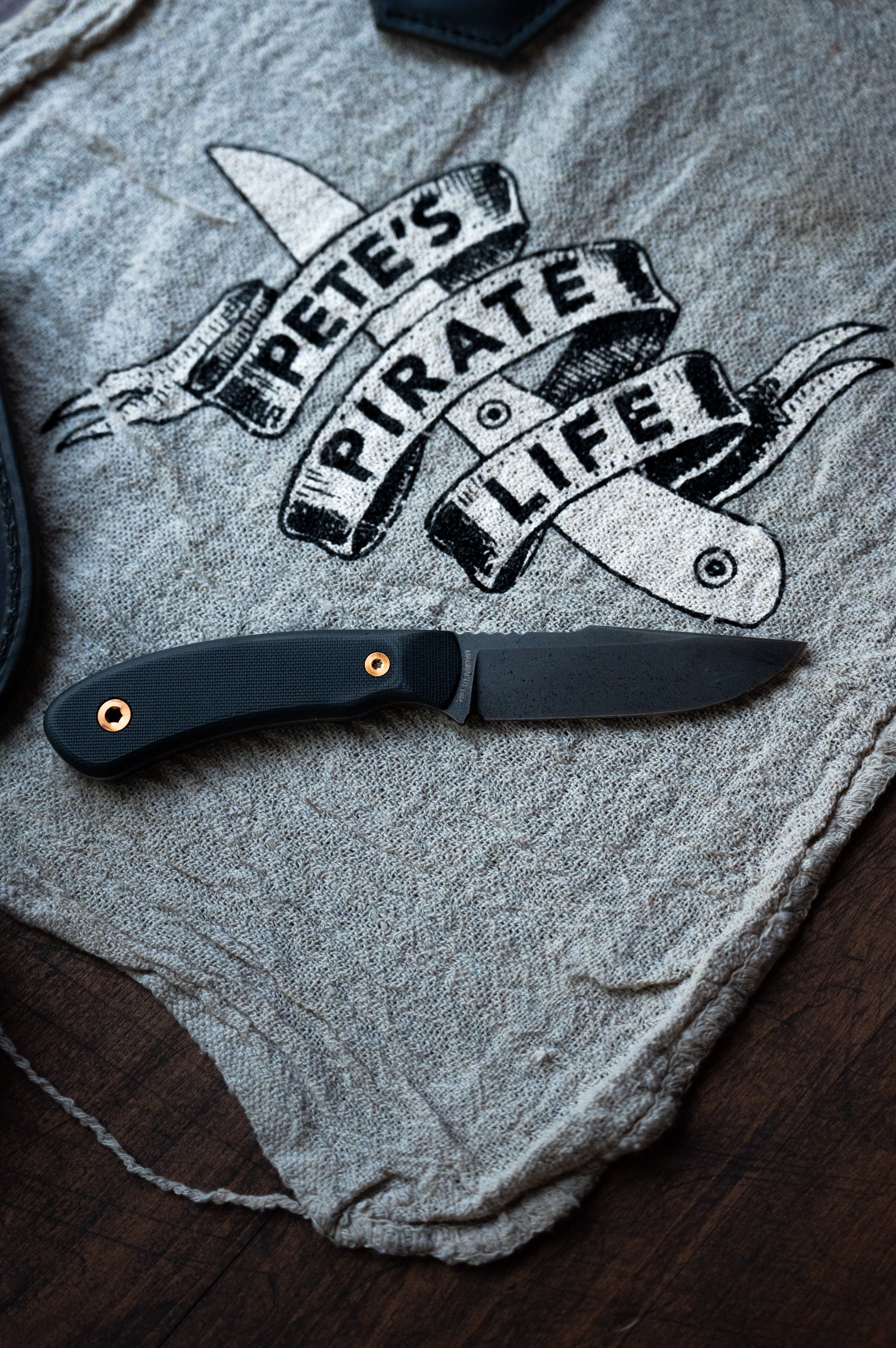 25_12_Peter McKinnon Fixed Blade-2.jpg