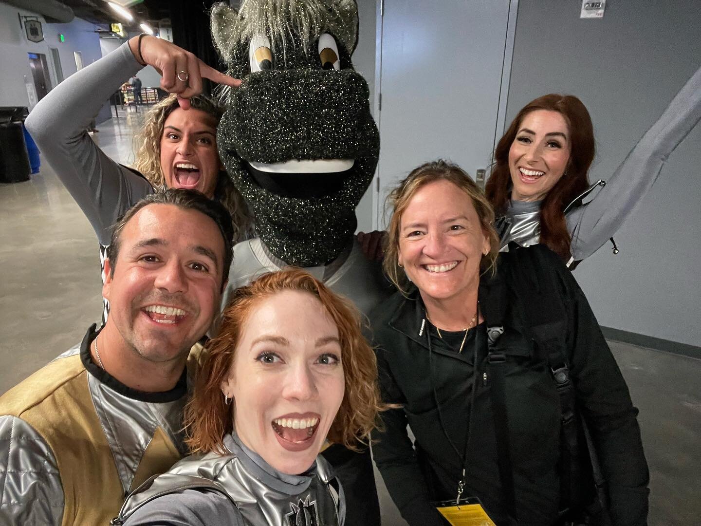 Love my job and mascots that hustle with smiles! 
.
.
.
#sportsphotography #architecturephotography #sportsarchitecture #archilovers #eventphotography #silverknights #hockey #vegas #dollarloancenter