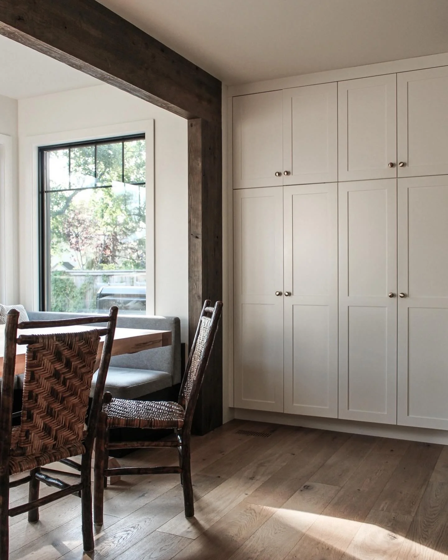Design with purpose. 
⠀⠀⠀⠀⠀⠀⠀⠀⠀
&hellip;.and the purpose of these cabinets was to crate an easily accessible pantry space! Some spaces allow for a walk in pantry, others benefit more from pantry millwork. We love that this pantry wall blends in seaml