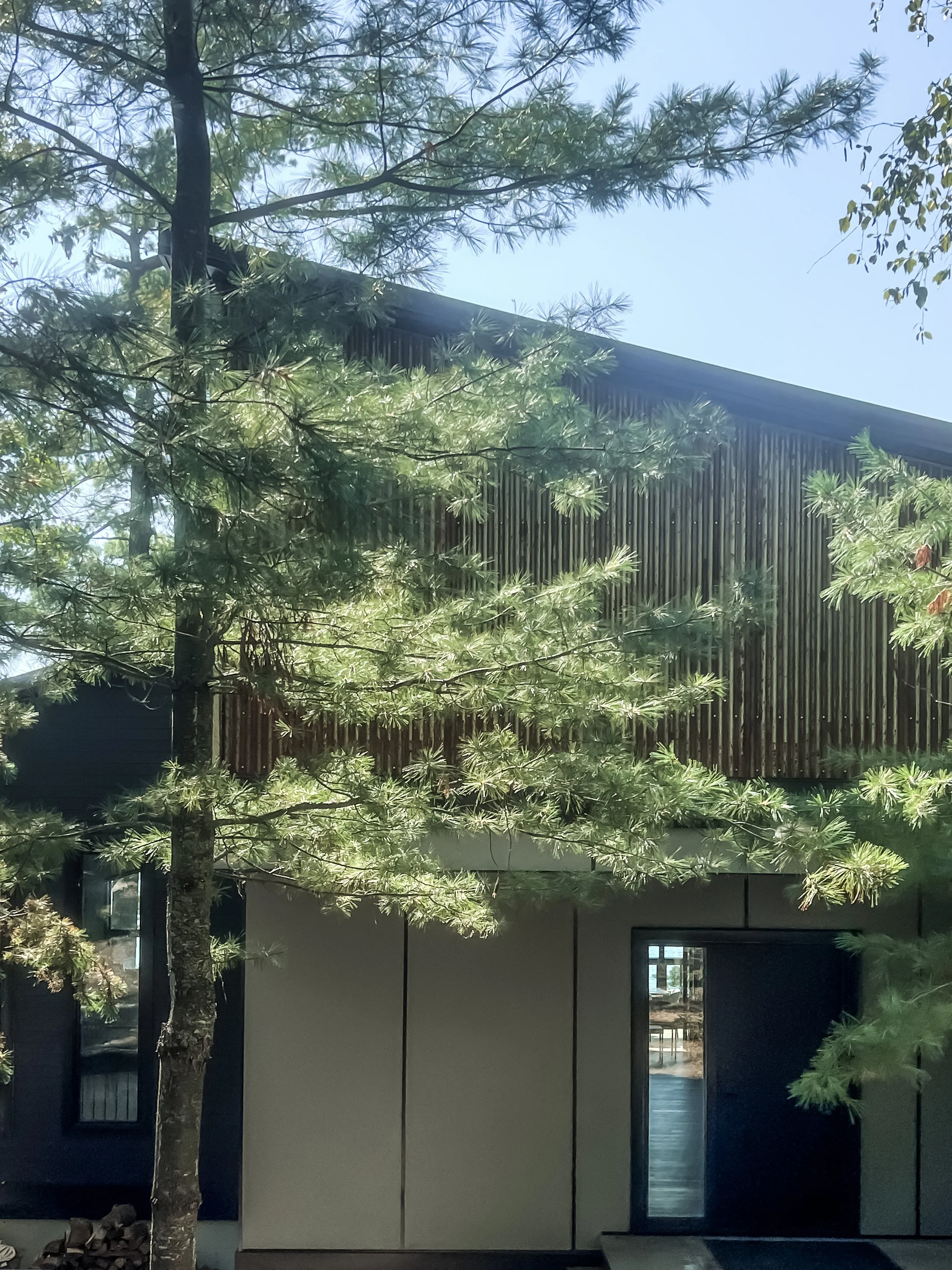 STORM BAY KENORA DESIGNER CABIN EXTERIOR