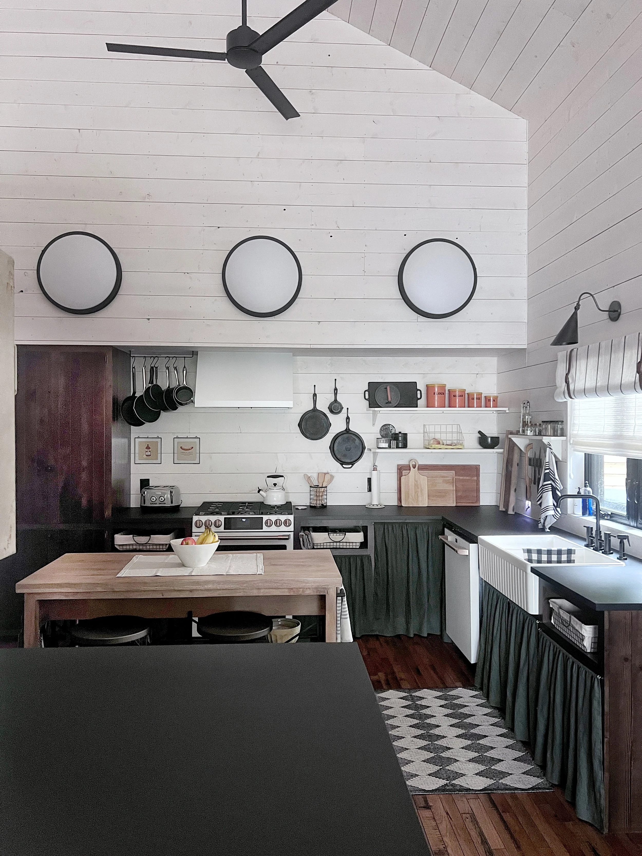 A cottage kitchen with vintage design