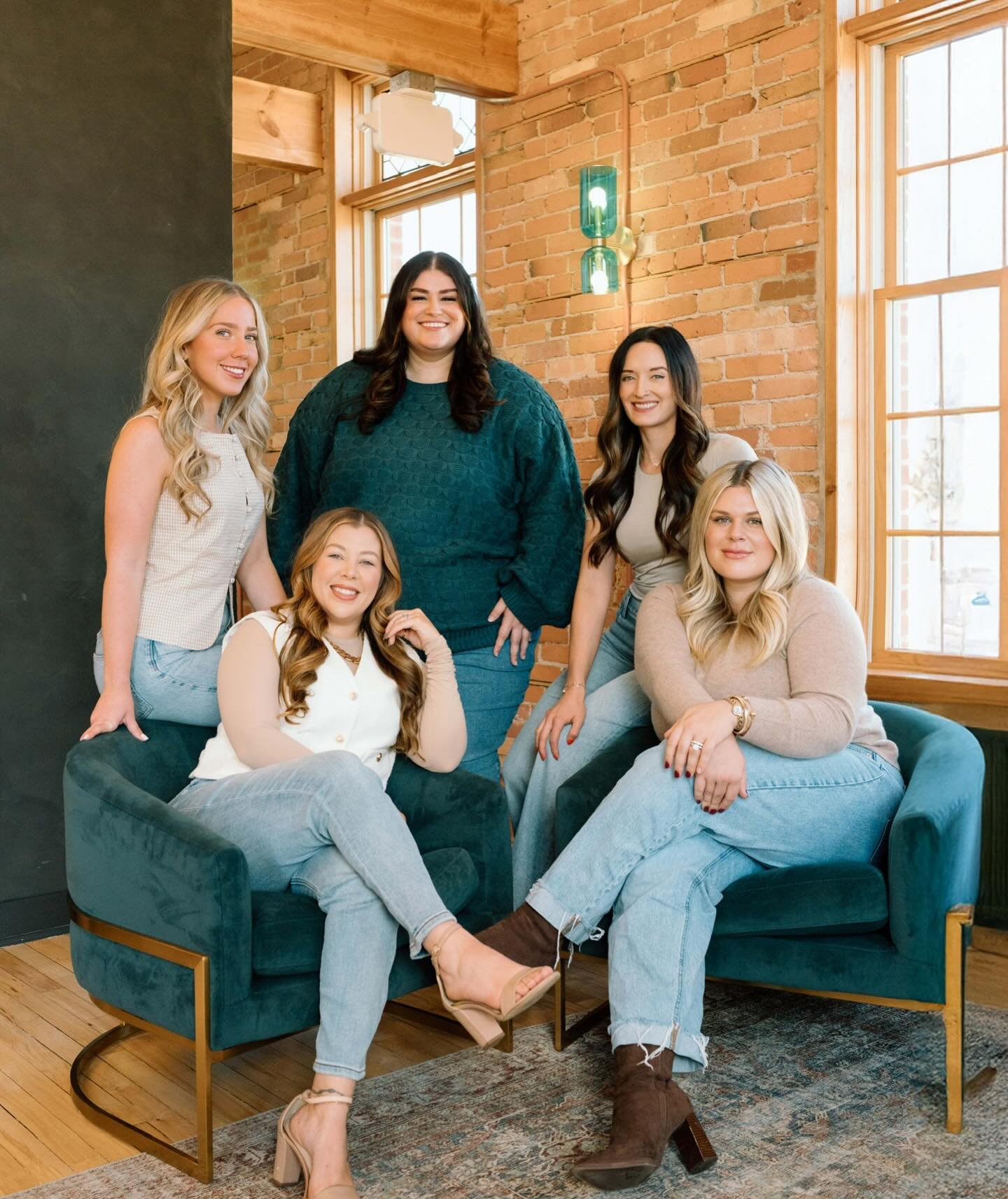 Meet the REN team ✨

Our team of injectors - Jess, Markie + Laura 
Our amazing estheticians - Rachael + Lucy

We are here to help guide you through your aesthetic journey, through curated injectables, medical grade skin treatments + skincare! We can&