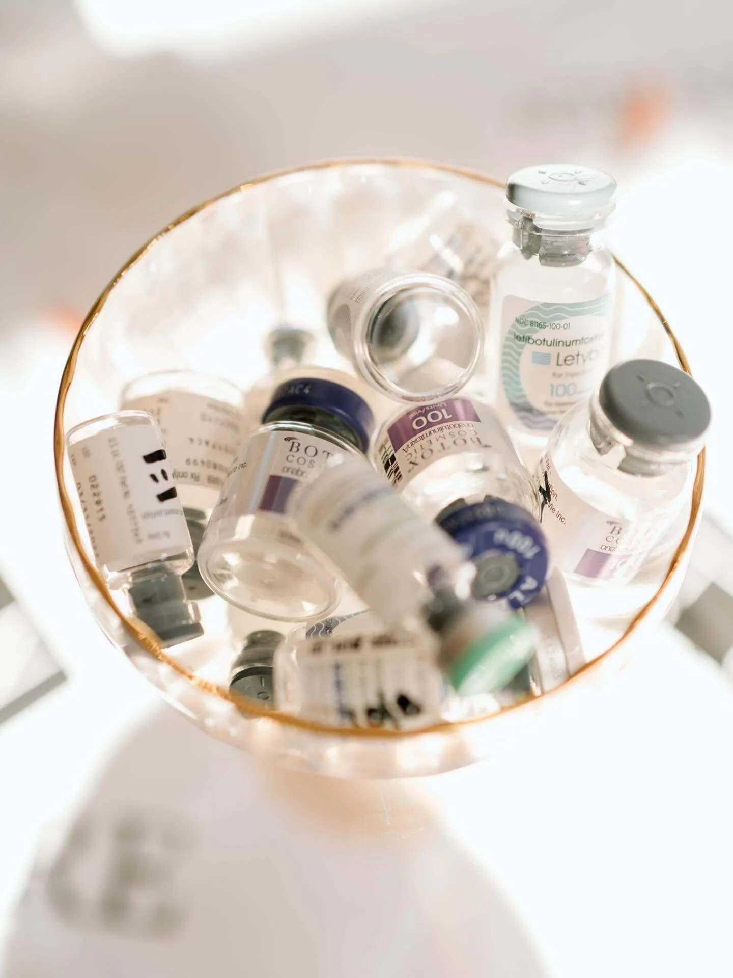 Reminder our Black Friday sales are still available via our website, snag them while you can!

December is almost full, reminder to prebook your next appt!

We will be back on Tuesday, enjoy the weekend ✨