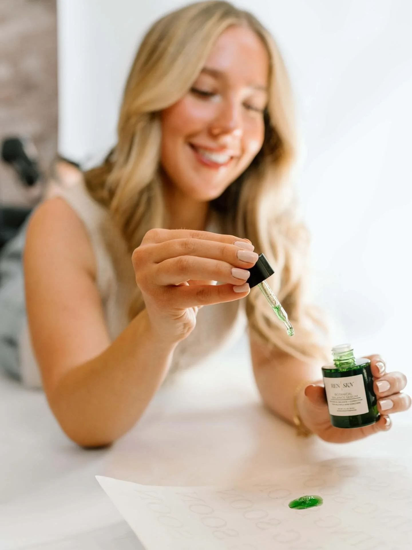 Let&rsquo;s chat skincare ✨

Everyone&rsquo;s skin is different. Hormones, lifestyle, age, stress, and environment all affect our skin differently. That&rsquo;s why grabbing whatever&rsquo;s trending at Sephora rarely gives real, long-term results. A