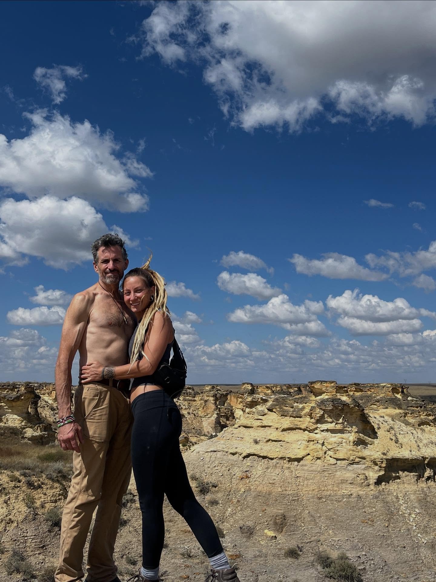 FYI there&rsquo;s an oasis in western Kansas called #lakescottstatepark with a lake and trees and some cool historic stuff. Also, a tiny badlands that&rsquo;s all chalky and beautiful! Monument rocks is over that way, and don&rsquo;t forget to stop b