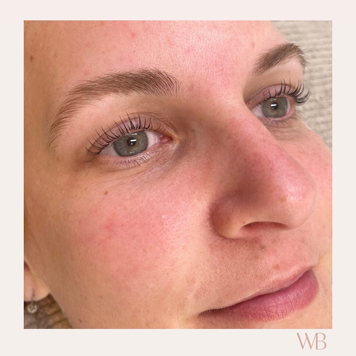 Lovely Lash Lift + a new beautiful face in the studio 🌞 Yumi Lashes is a non-toxic keratin rich treatment to lift, curl, tint &amp; nourish your natural lashes! Upward, longer &amp; thicker looking lashes for up to 8 weeks.

#WHOLEBEAUTY

#yumilashe