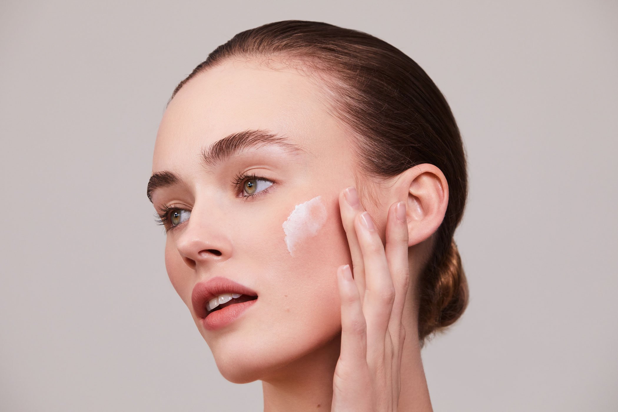 Copy of Aleph_The-One-Moisture-Cream-Model_0574R.jpg