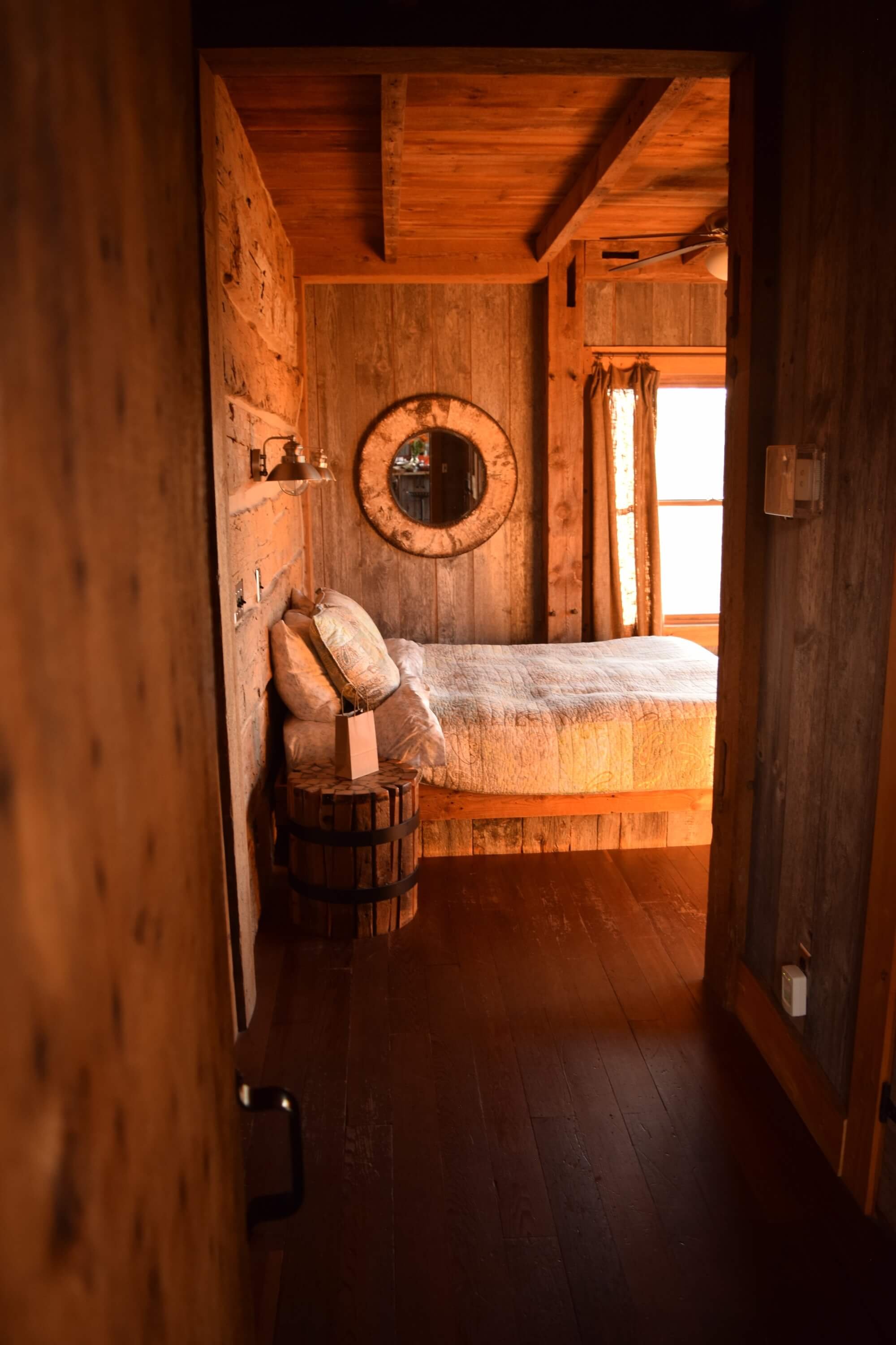 A bedroom in a retreat space