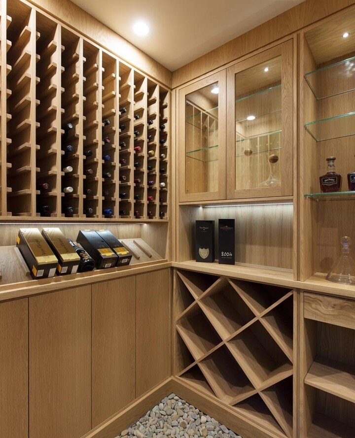 Behold the stunning beauty of solid American Oak - this cellar is truly one of our all-time favourites!⁠
⁠
Joinery @janzdesigns⁠
Photography @simonwhitbreadphoto