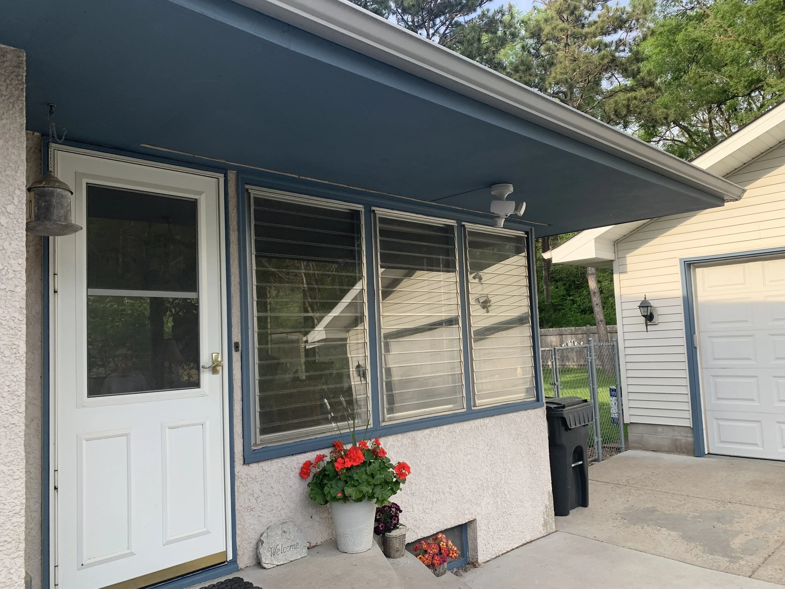 New Side Soffit, Facia, & Window Trim
