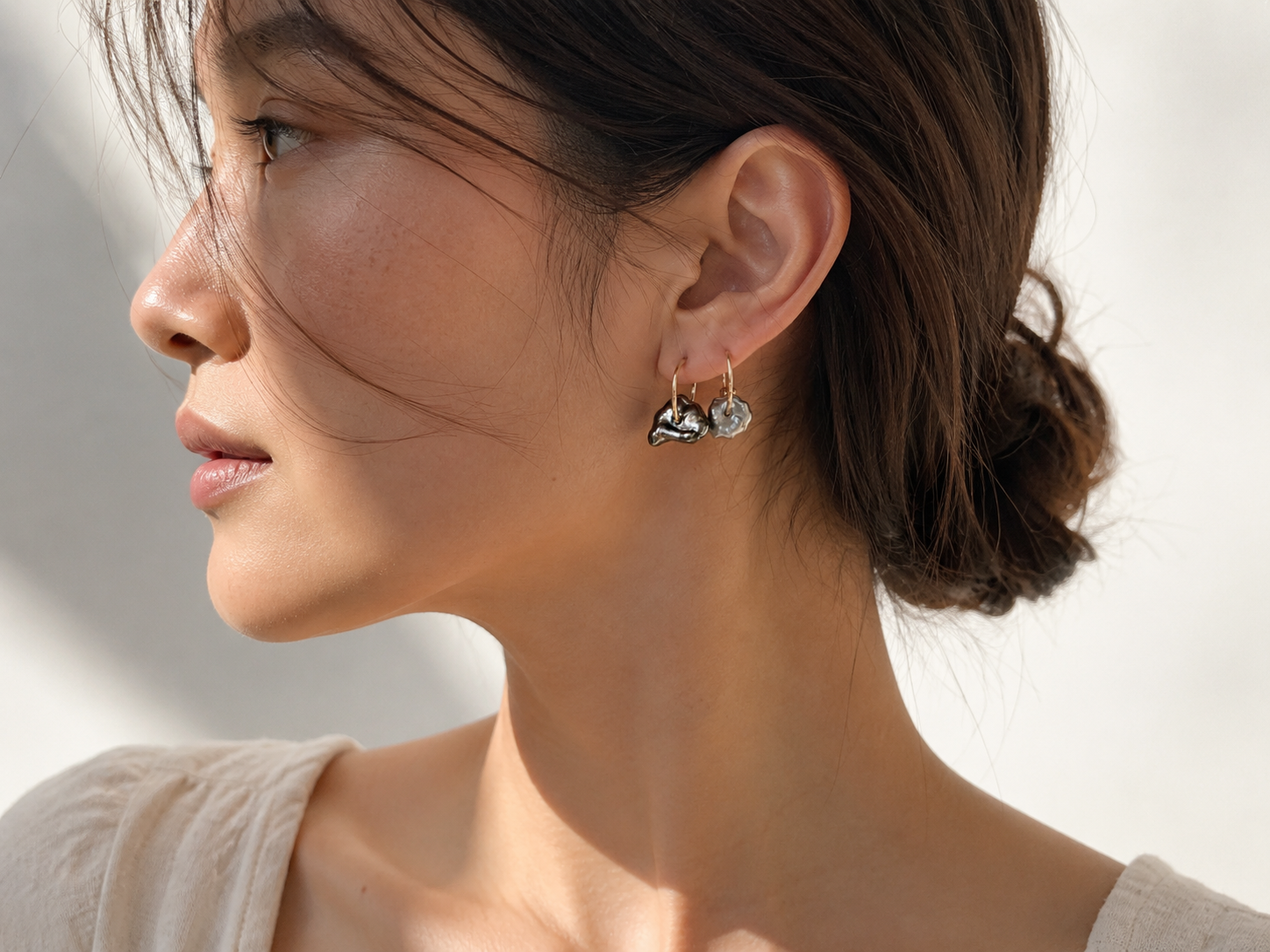 OS_Keshi Pearl Disc Earrings_On Body 01.png