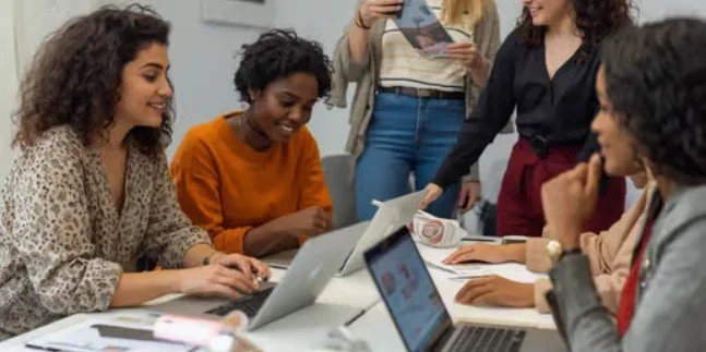 Business BuildHER: Social Currency &amp; Digital Credibility