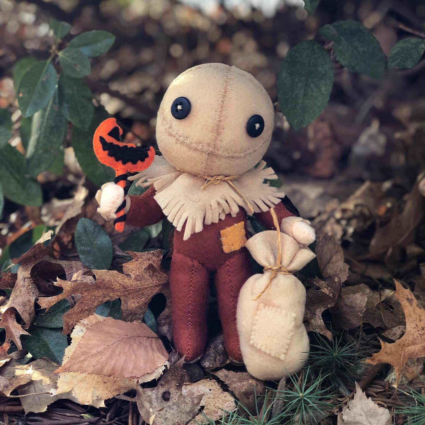 Day 6: Trick or Treat! It&rsquo;s our lil spooky boy, Sam from Trick 'r Treat (2007) 🖤

My husband&rsquo;s suggested making a Sam for probably years now and today&rsquo;s #spookyspring2022 prompt was too on-the-nose to ignore anymore 😂

Had some fu