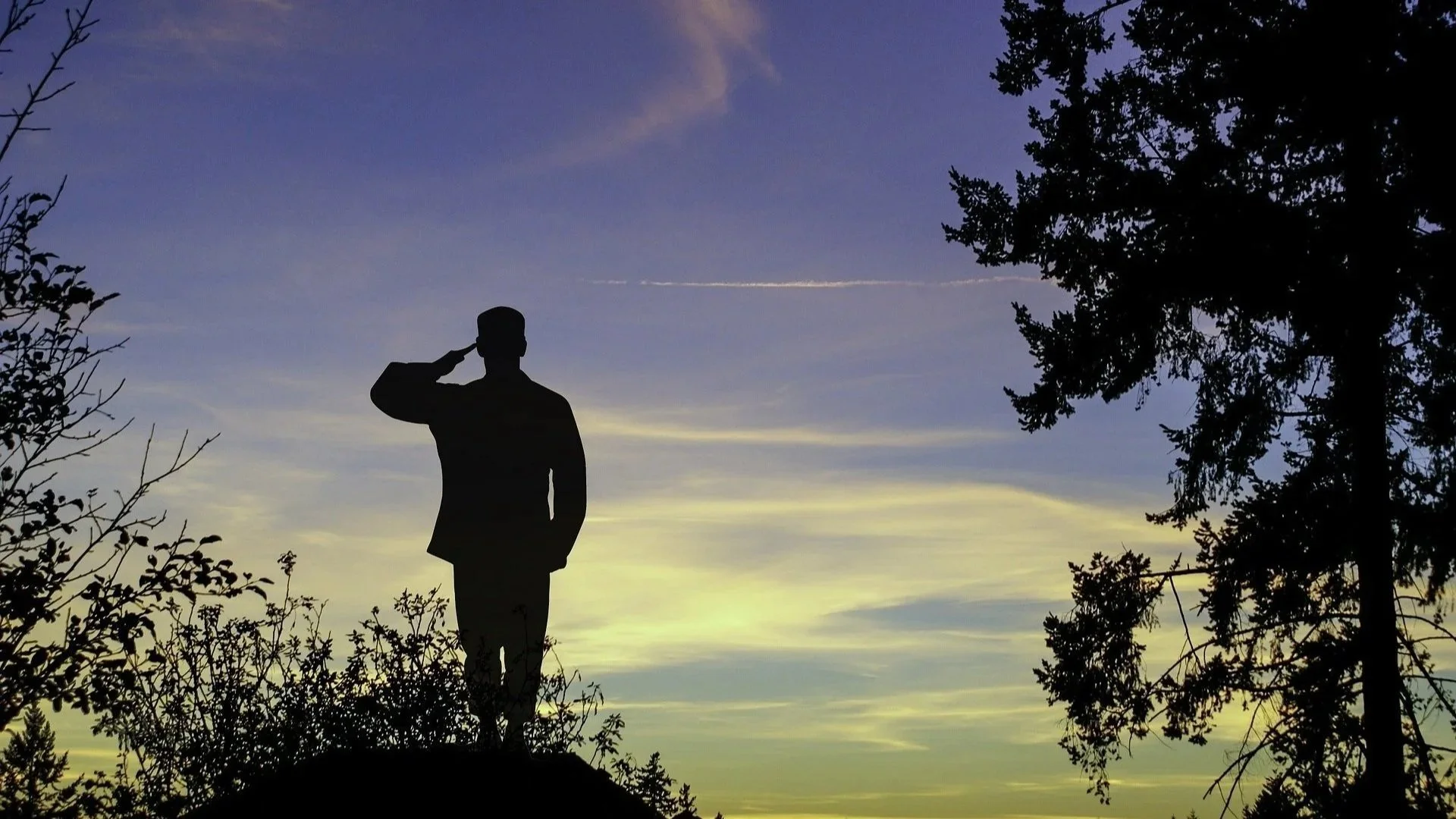 soldier-g2d5ea6b21_1920.jpg