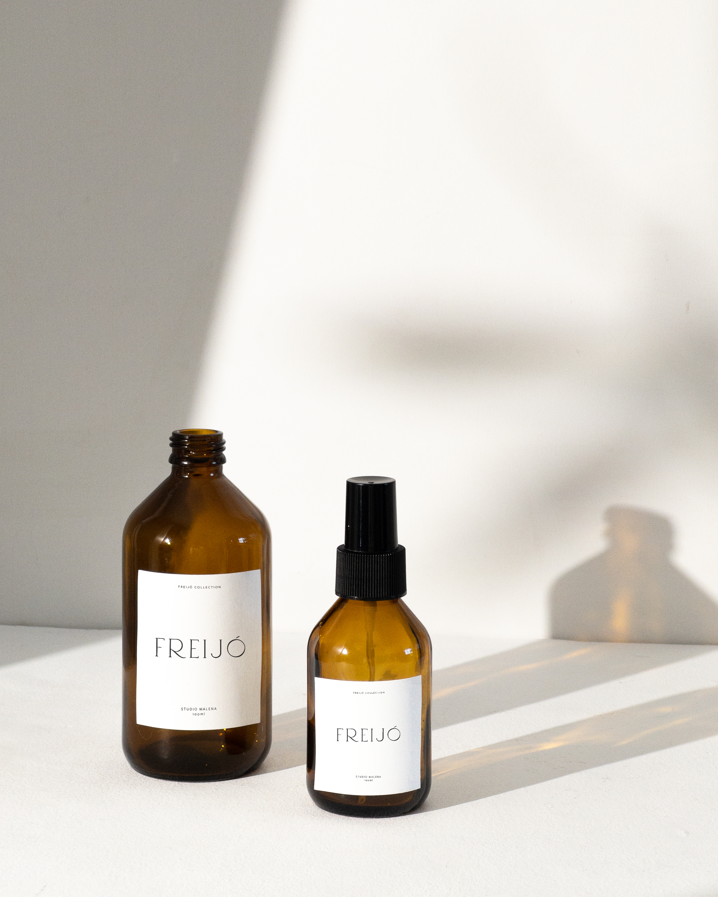 3. Freijo_ two bottles up_exemplo.png
