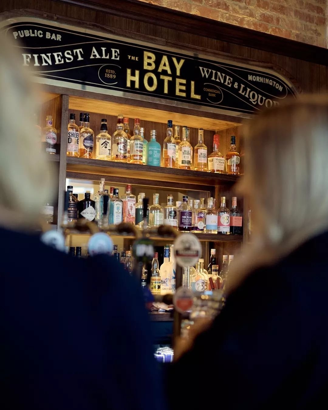 Midweek drinks look better at The Bay. Happy Hour's on from 4pm. We'll see you at the bar. #thebayhotelmornington