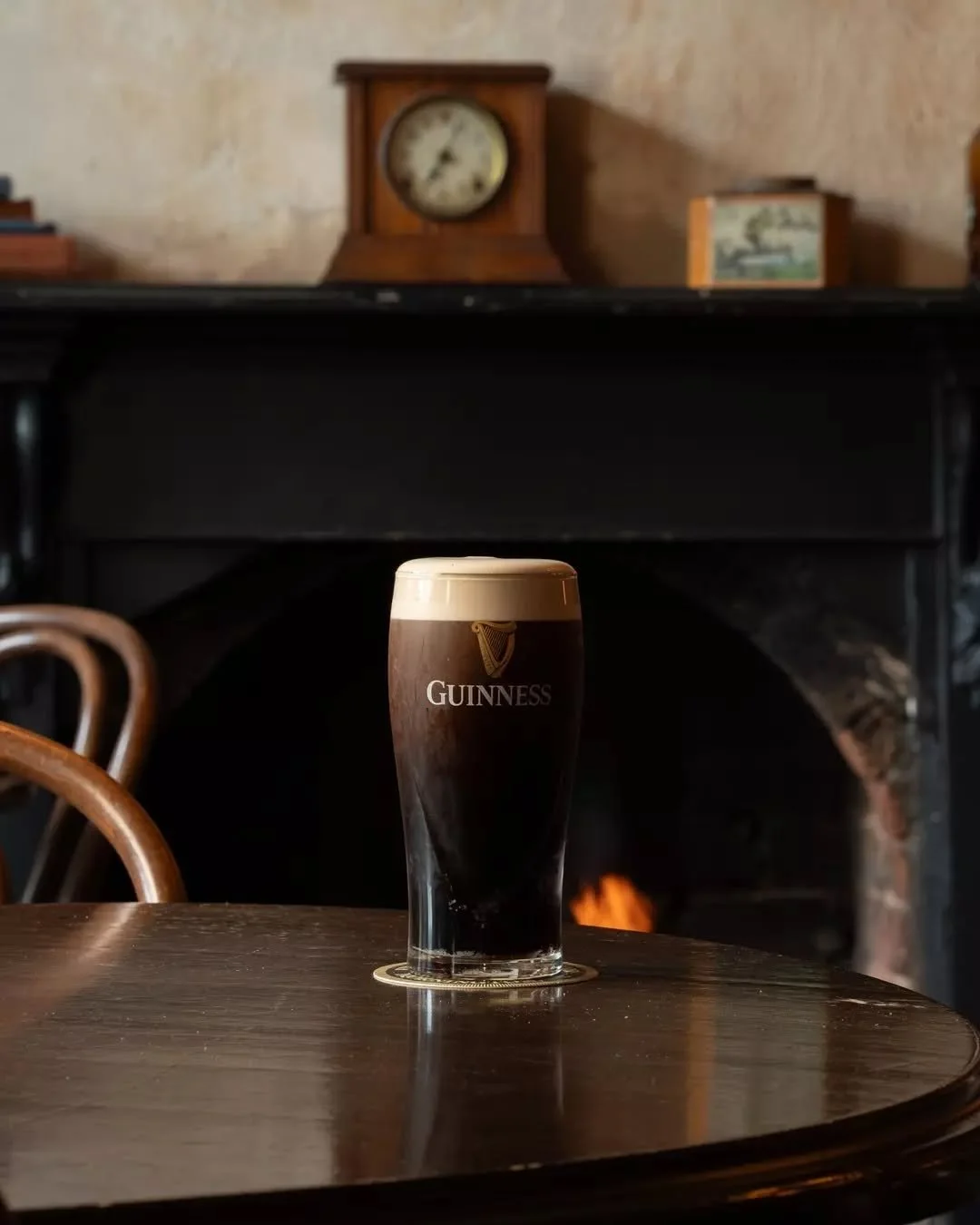 Come for a pint, stay for dinner, stick around for live acoustic tunes with @matt.bradshaw.therealdeal from 6pm in the public Bar.
