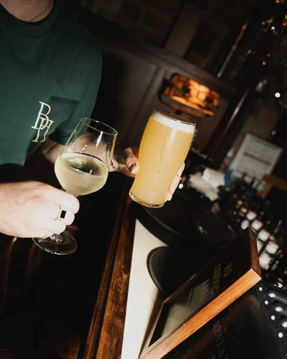 Everyone needs a night out.

From dinner, to drinks and everything else.

Good thing we're open late.