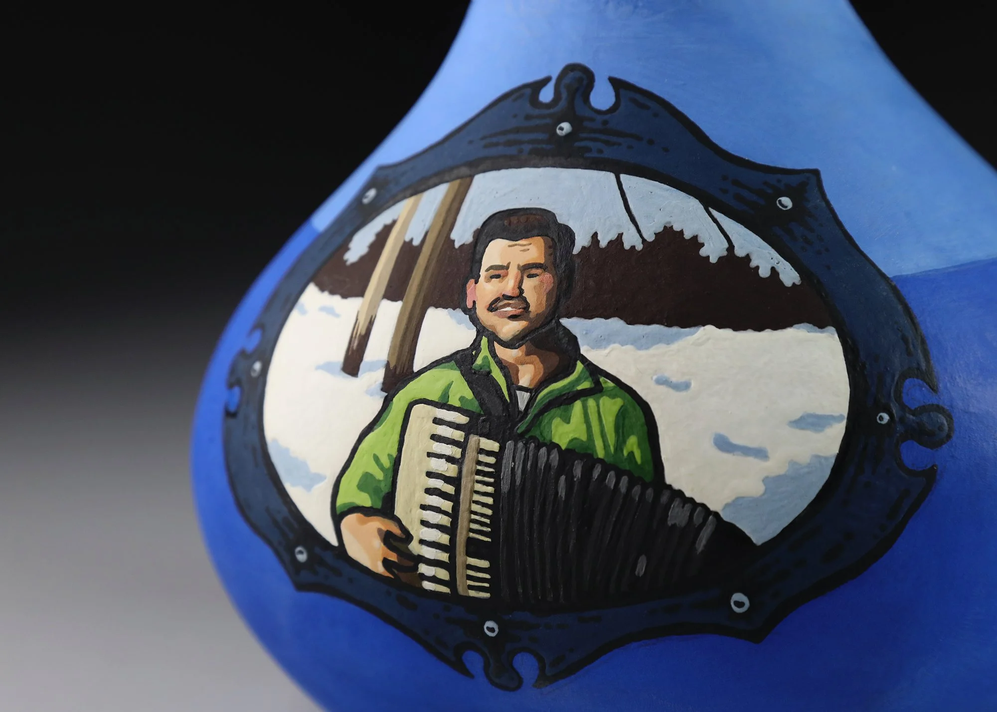 accordianright300dpi2000.jpg