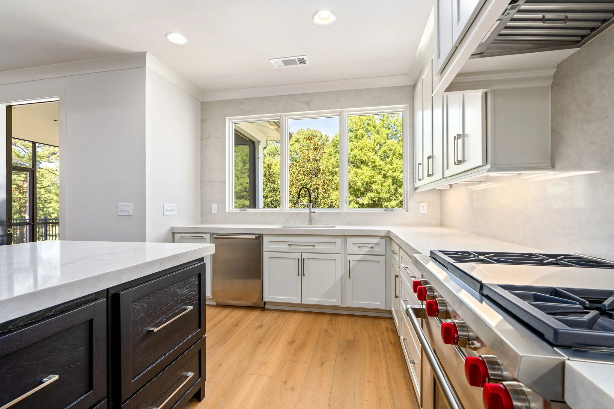 6-web-or-mls-06 - Kitchen 3.jpg