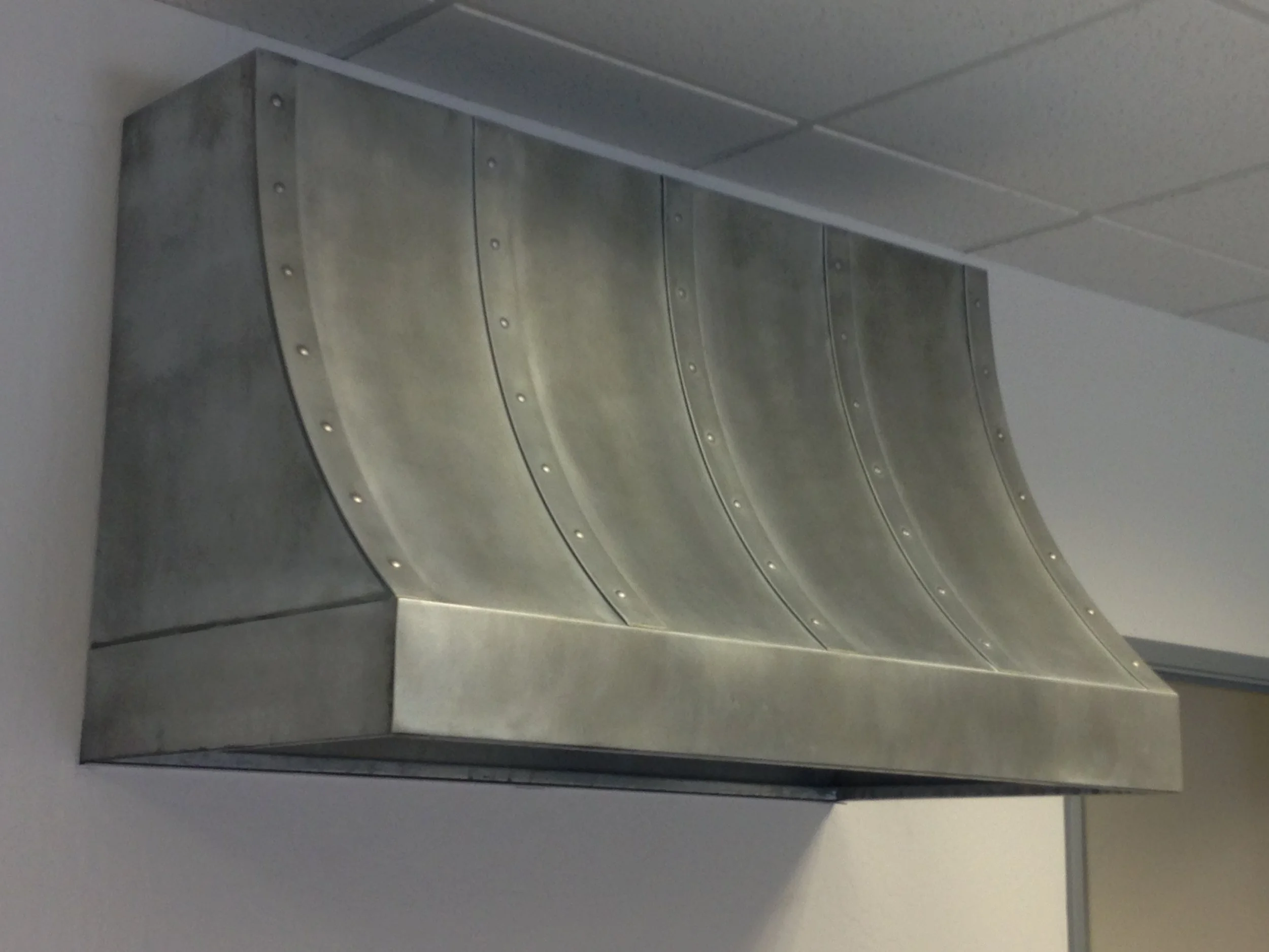 Zinc Coventry 48_30 with 5 vertical straps 2.jpg