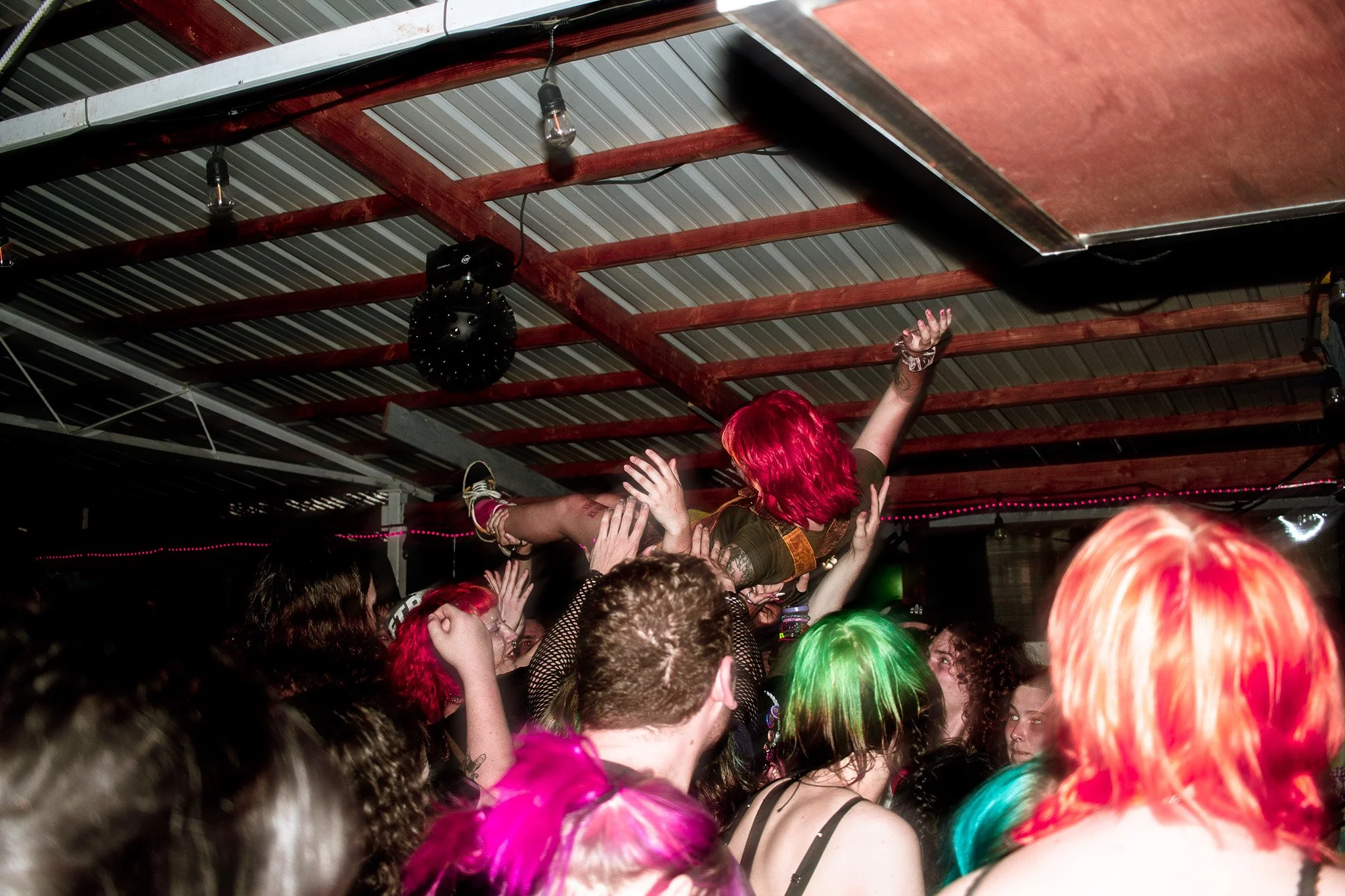 22-07-10CROWD-1.jpg