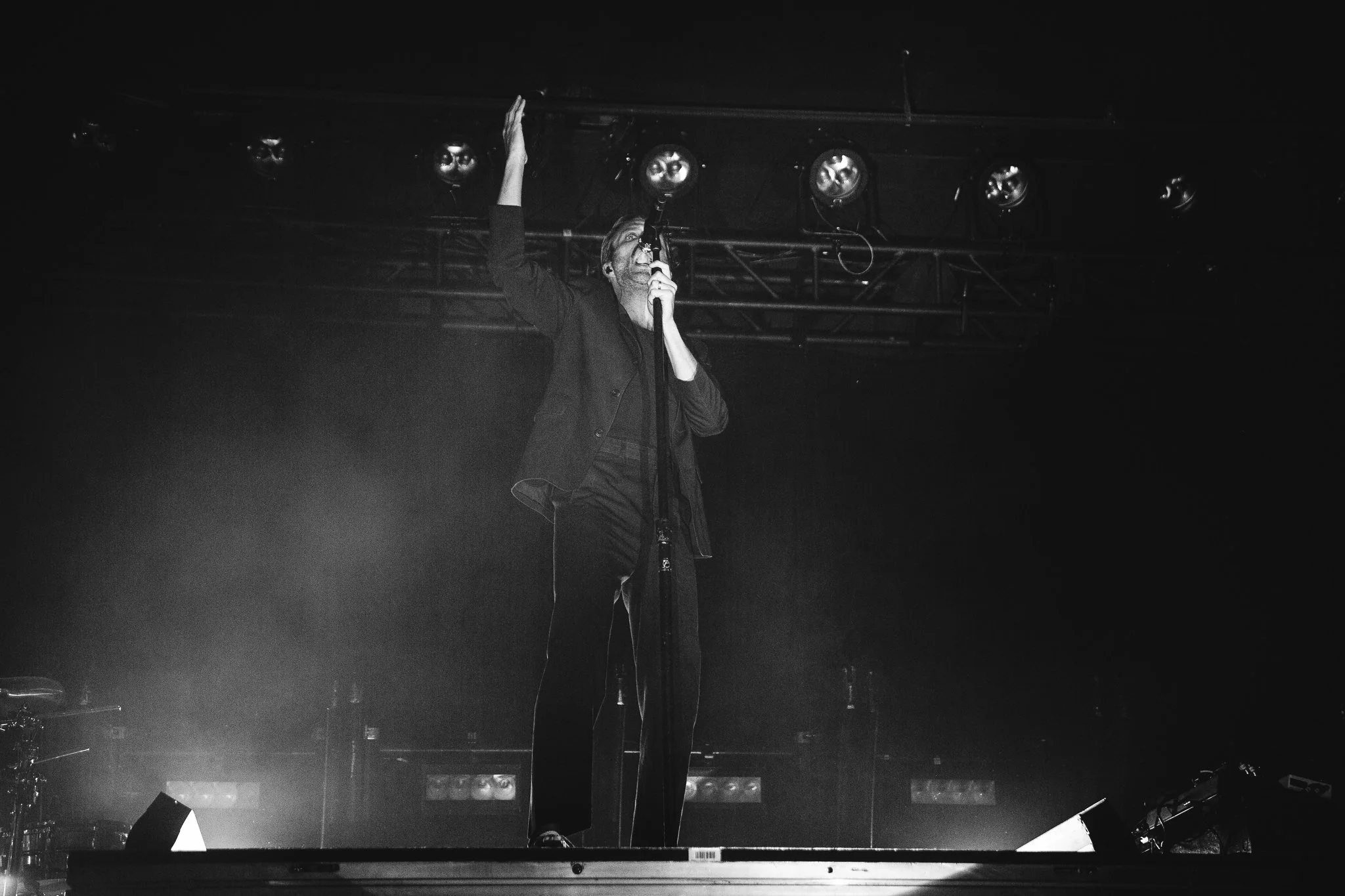 22-11-16AWOLNATION-16.jpg