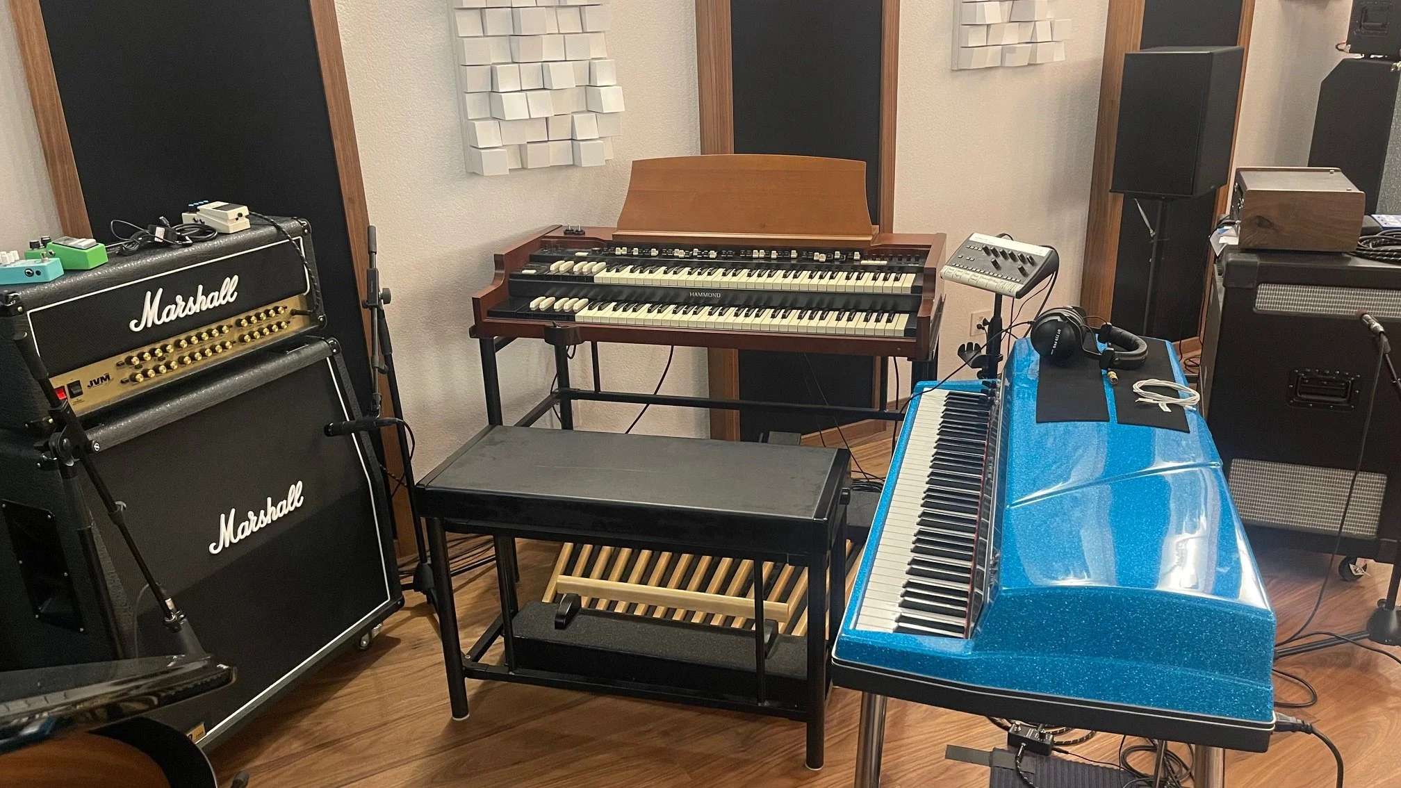 hammond, electric piano with marshall and leslie