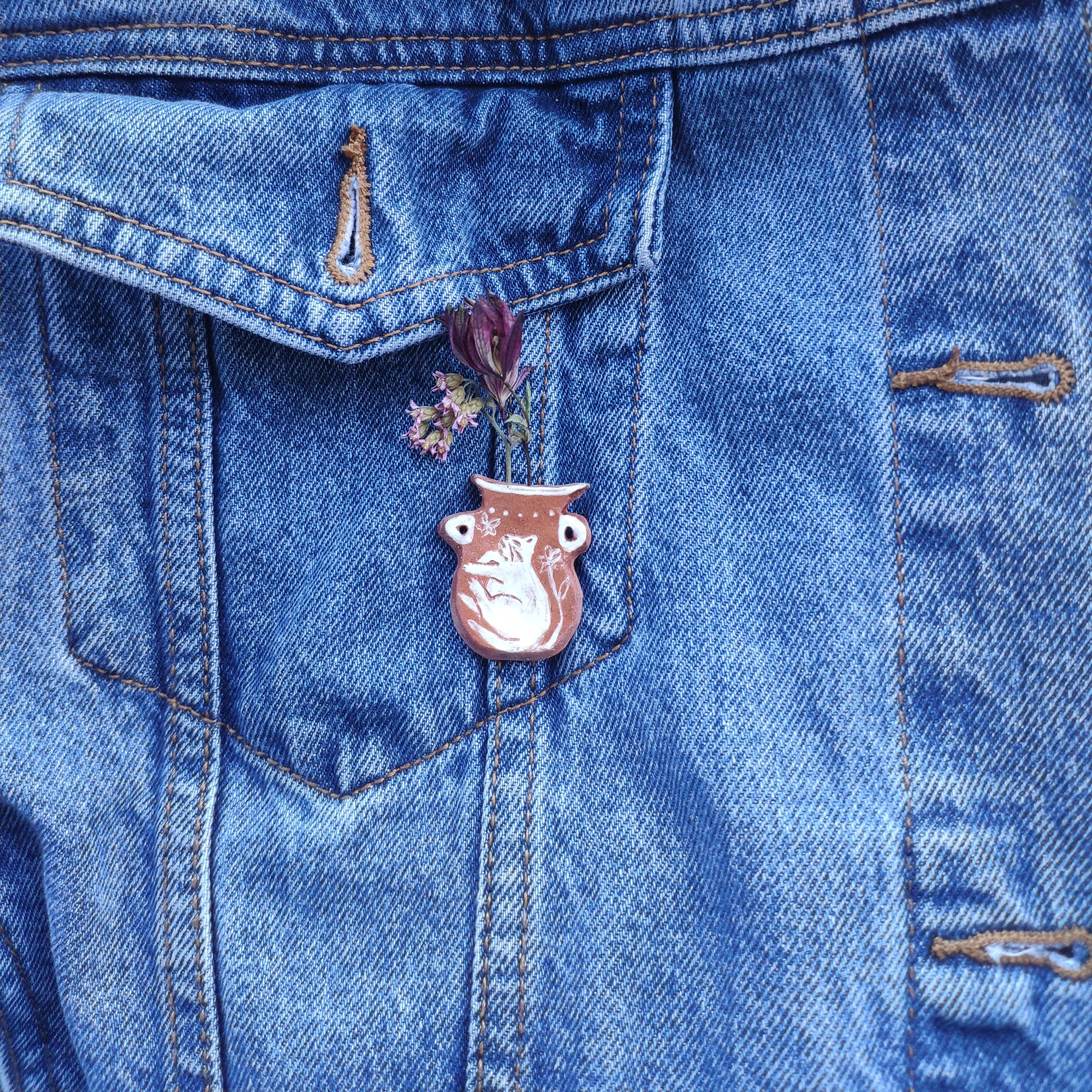 vase pin.jpg