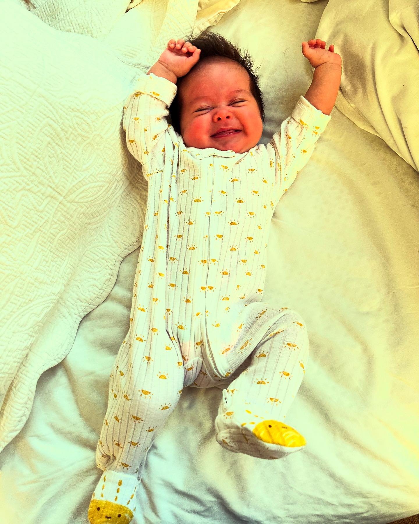 TFW when you sleep through the night for the first time. (Mom and Dad are feeling it, too!) ☀️😁
#goodmorning #happy #baby #postpartum #doula #sunshine #love #apleasantbeginning #charleston