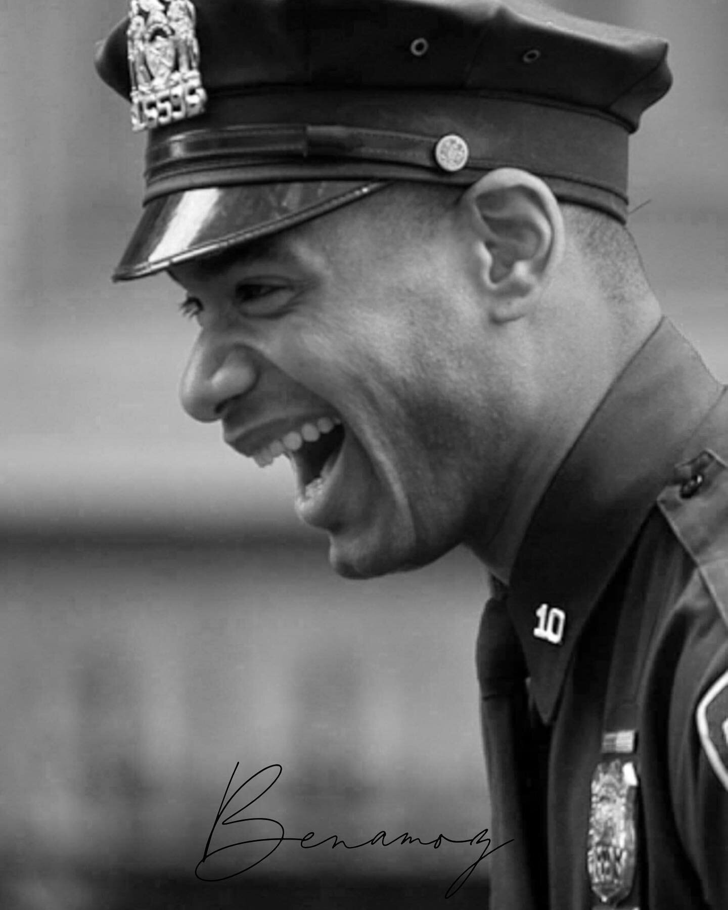 &ldquo;Laughter&rdquo; by @photographybybenamoz 
.
A great moment caught on the streets of #nyc 
.

#masters_in_bnw#bnwcity#polarisbnw_arts#blacknwhiteperfection#photography_bw#bnw_planet_2020#bnw_demand#bnwsociety#darksoulpoetry#thedarkpr0ject#bnw#b