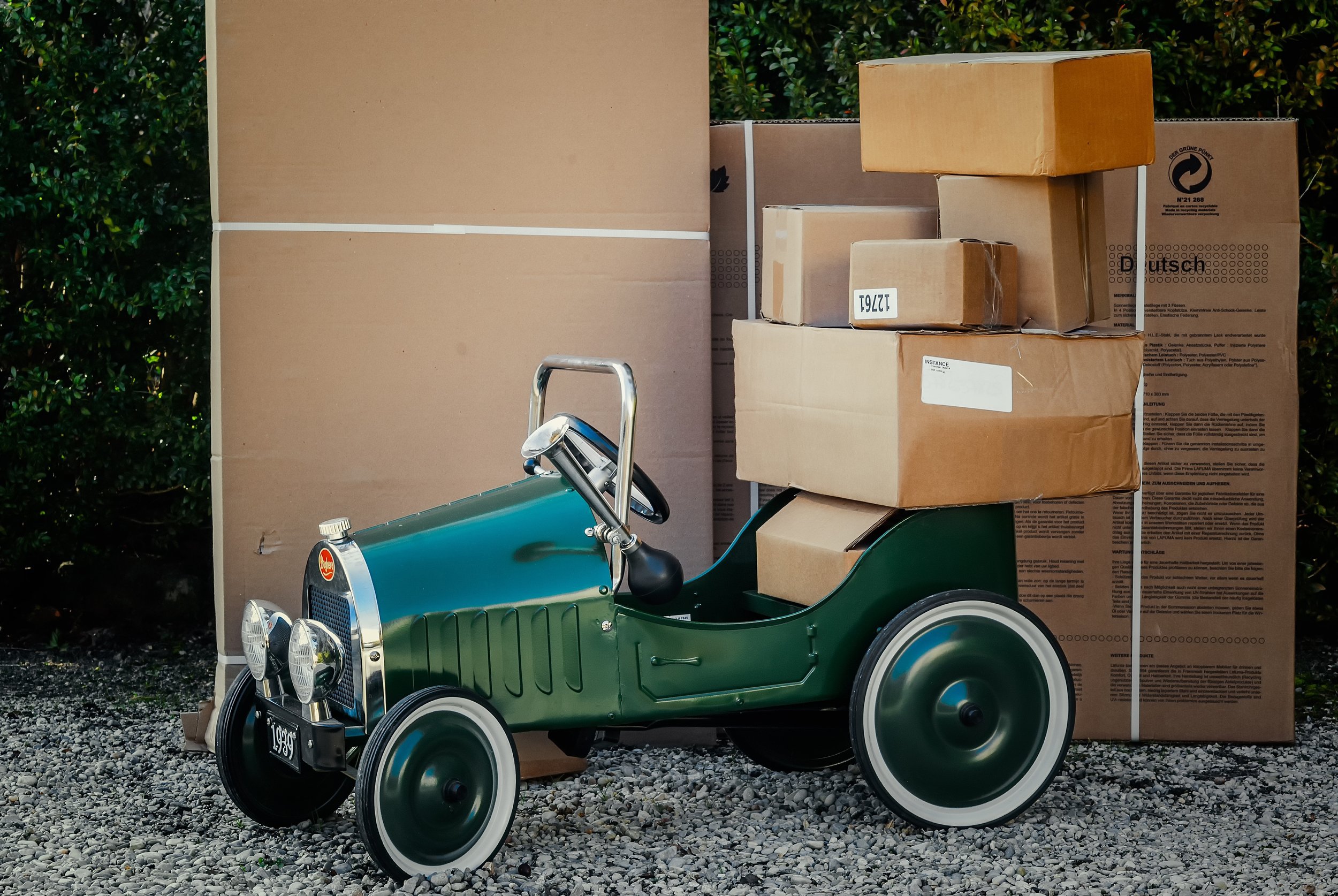 Loneliness Economy - Why We Love Online Shopping