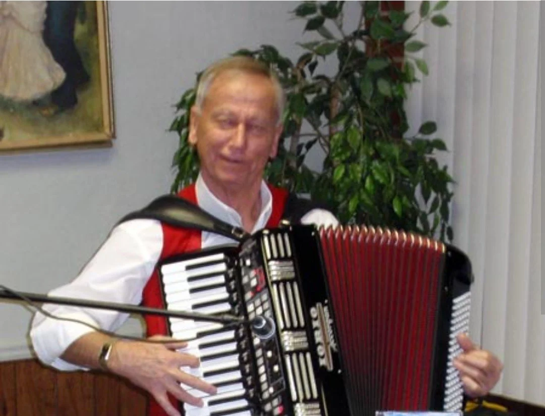 Live Music: Stan Mejac