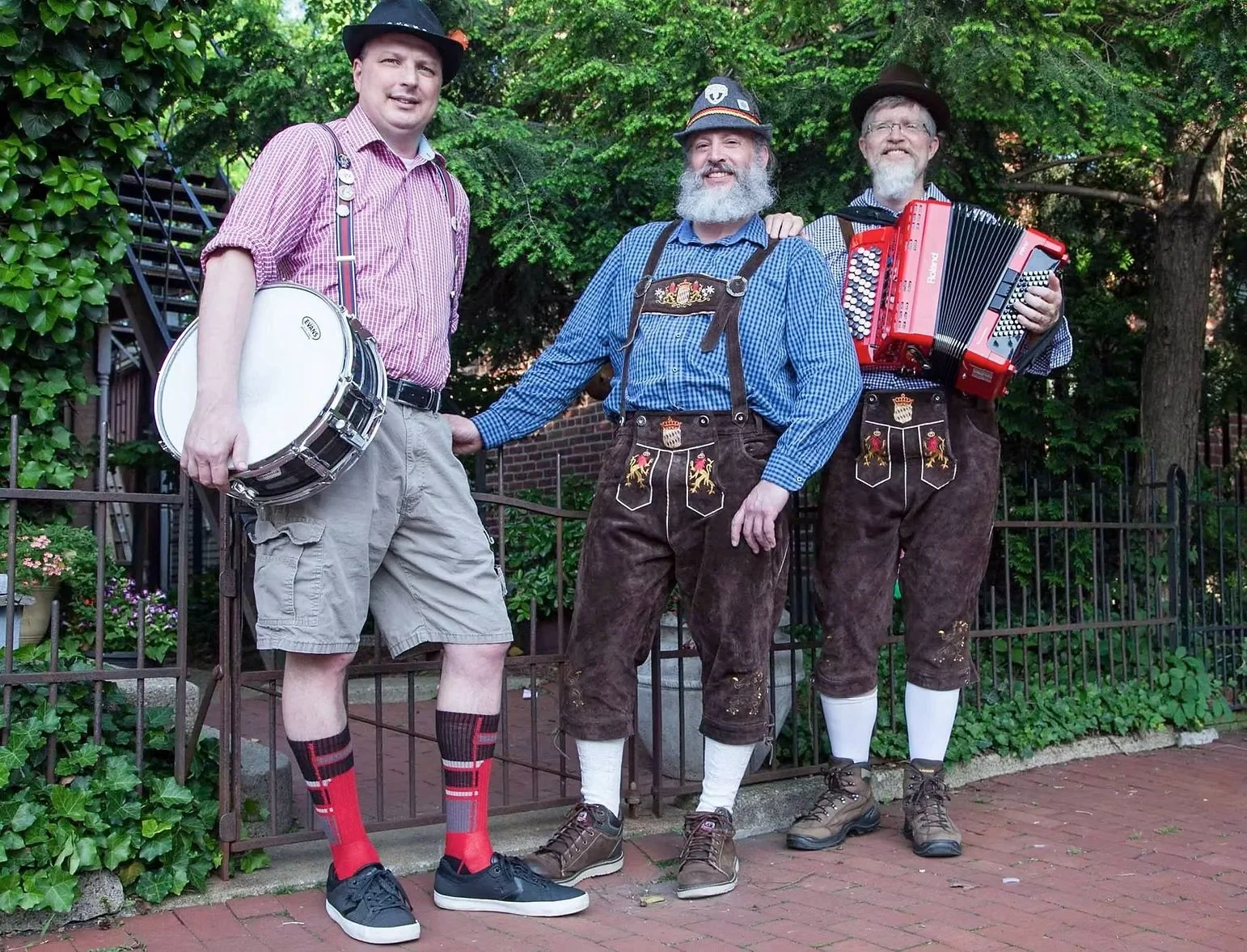 Live Music: RT 161 Happy Wanderers