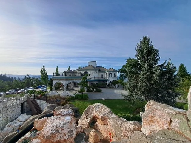 house view from the pool.JPG