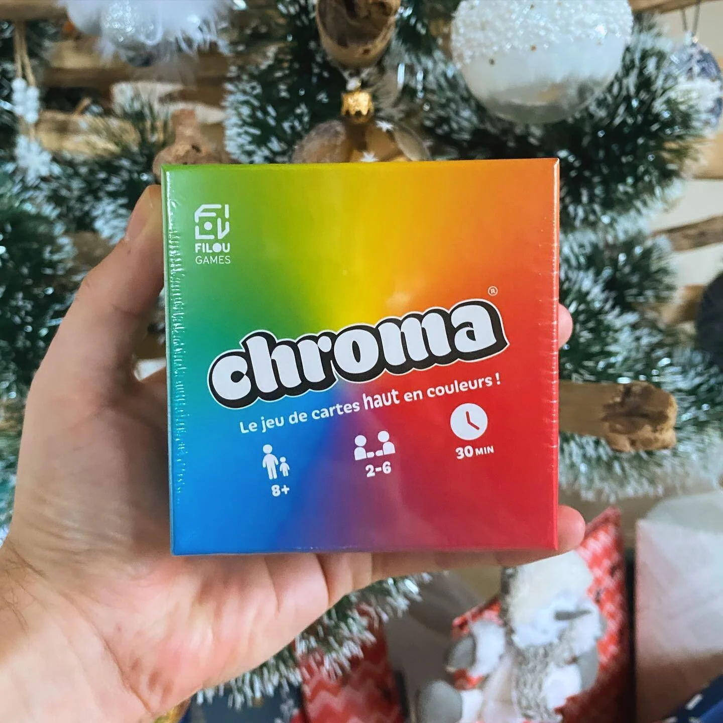 🎄On envoie les derniers #CHROMAlejeu pour No&euml;l 🎅 juste &agrave; temps pour le glisser sous le sapin ! merci beaucoup pour vos commandes &agrave; l&rsquo;occasion des f&ecirc;tes 🎉 #filougames #chromathegame #chroma #jeudesociete #j2s #boardga