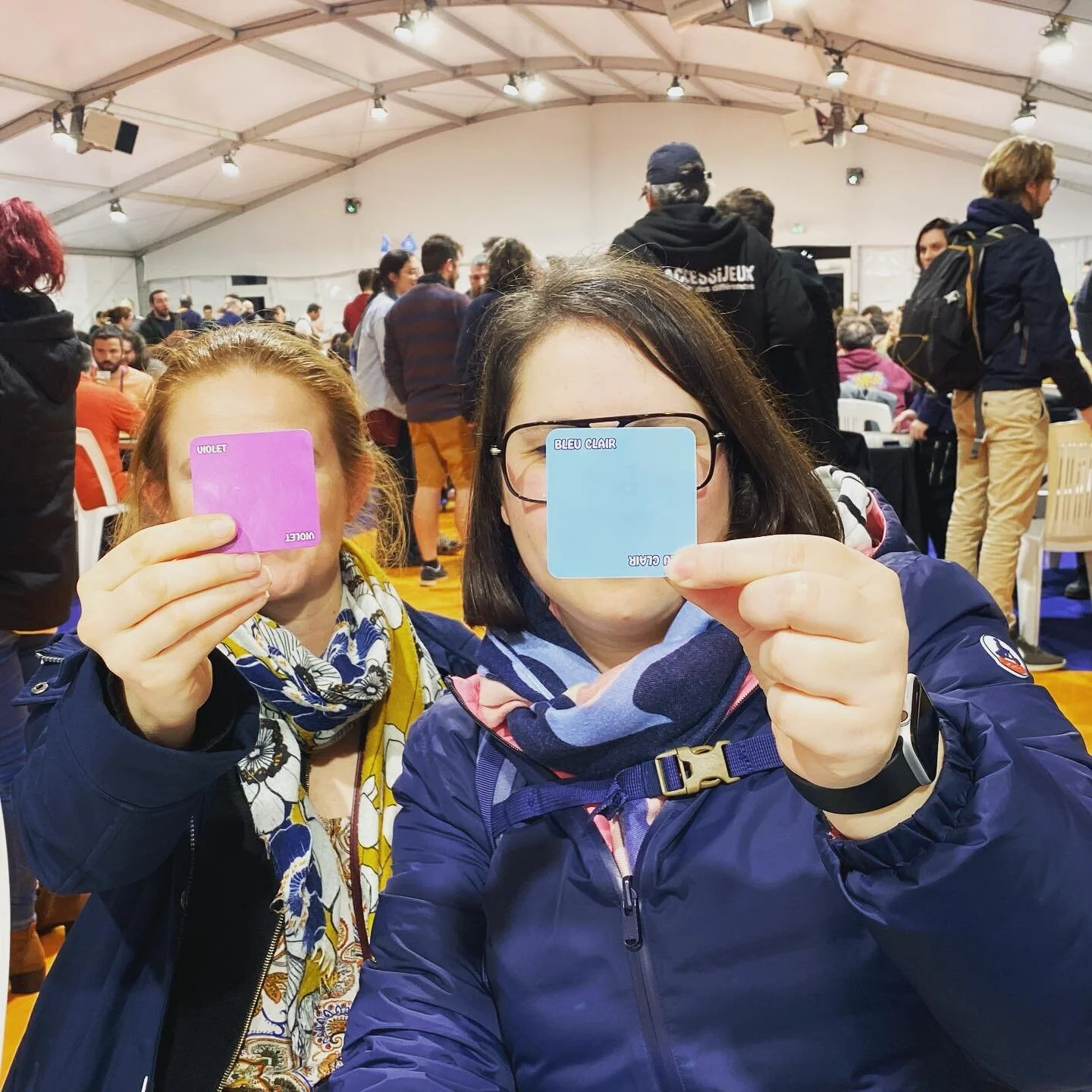 🤩MERCI aux filles de chez @oika_oika_officiel pour leur visite sur le stand CHROMA super moment pass&eacute; avec vous! #chromalejeu #chromathegame #fij2024 #oikaoika