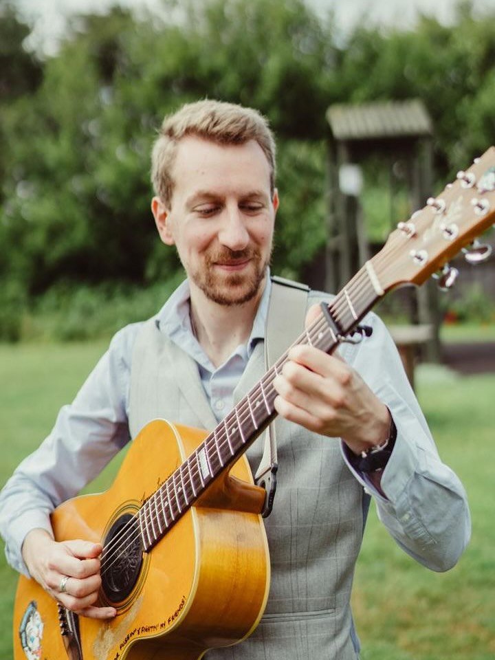 Smooth Sunday Sessions with Elliot Smart