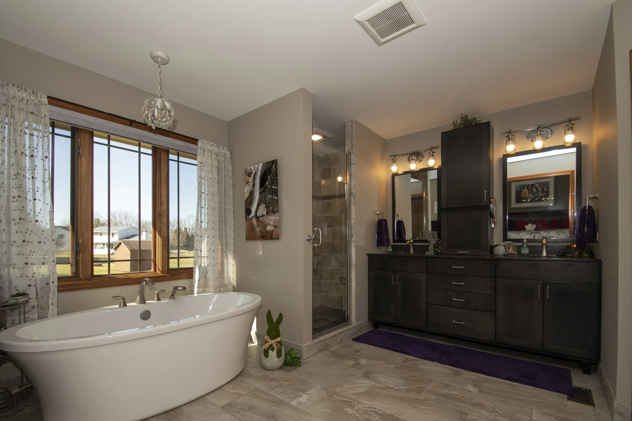 Lipscomb bathroom.jpg