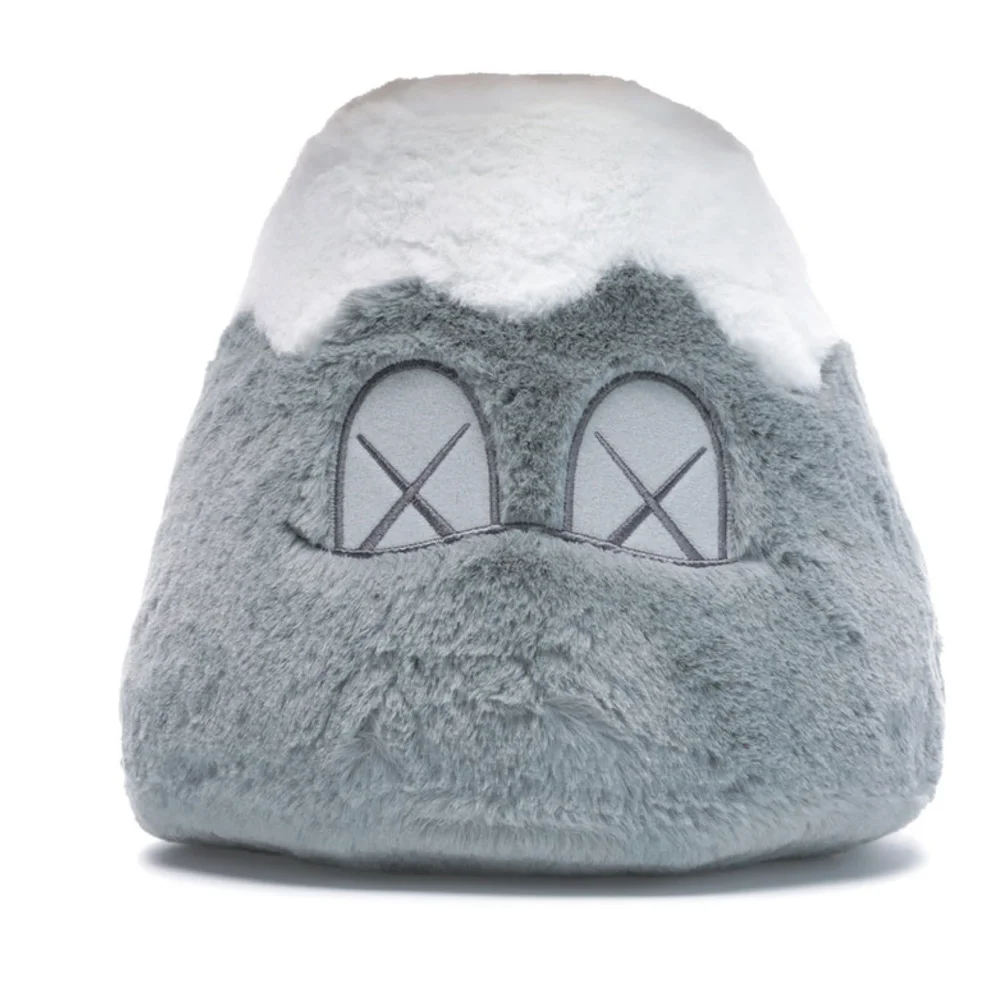 kaws-holiday-japan-mount-fuji-  