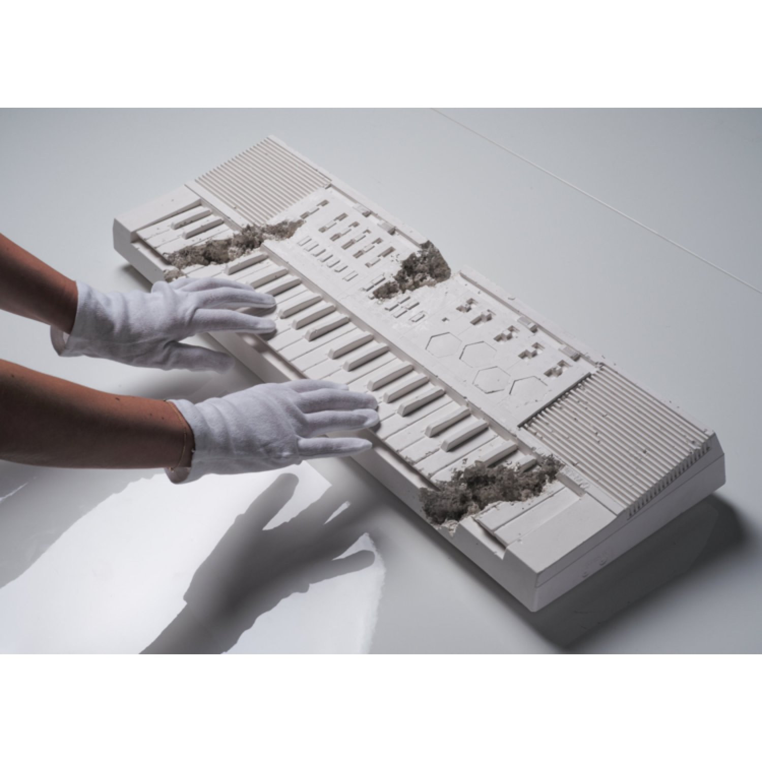 daniel-arshamfuture-relic-9-keyboard-1.jpg
