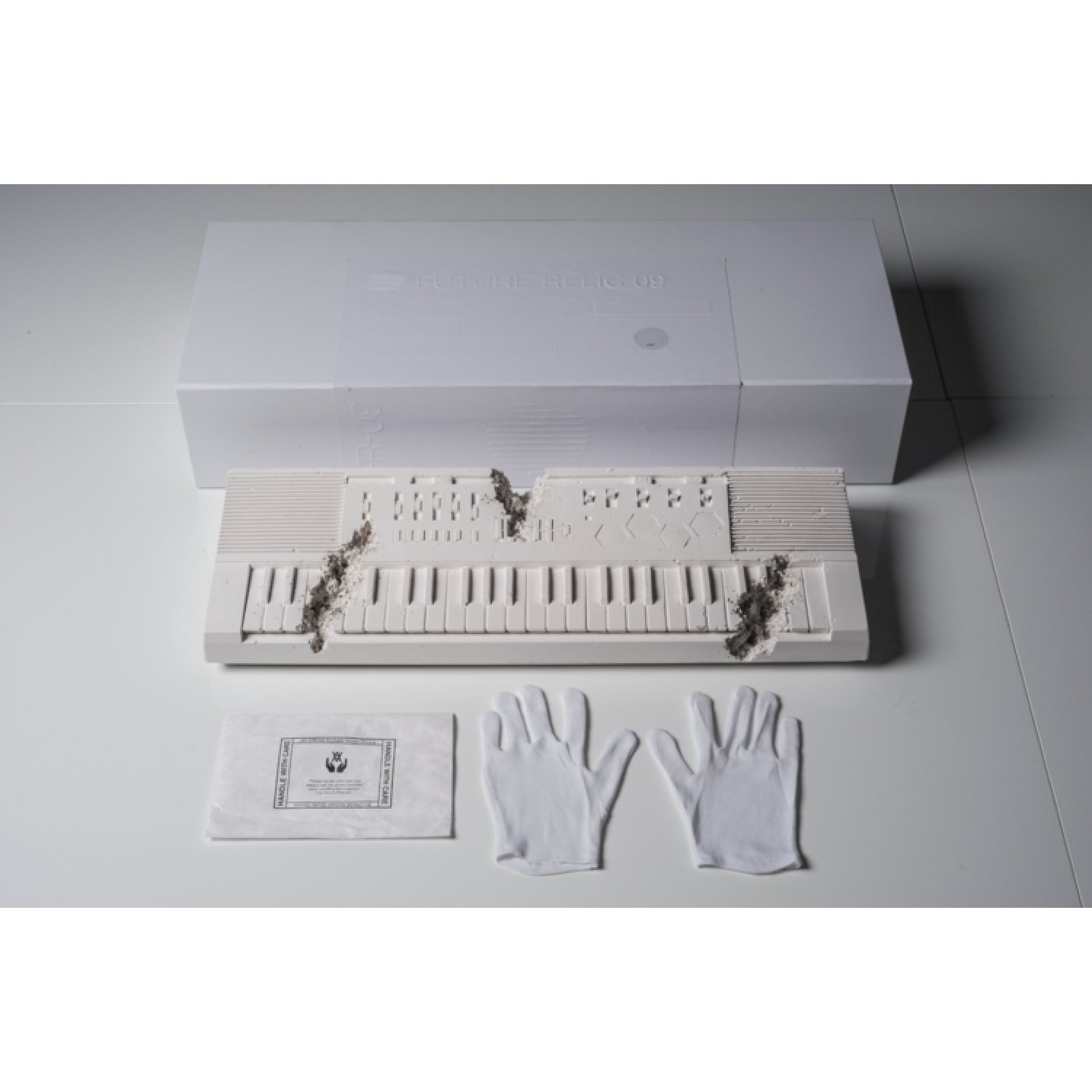 daniel-arshamfuture-relic-9-keyboard-2.jpg