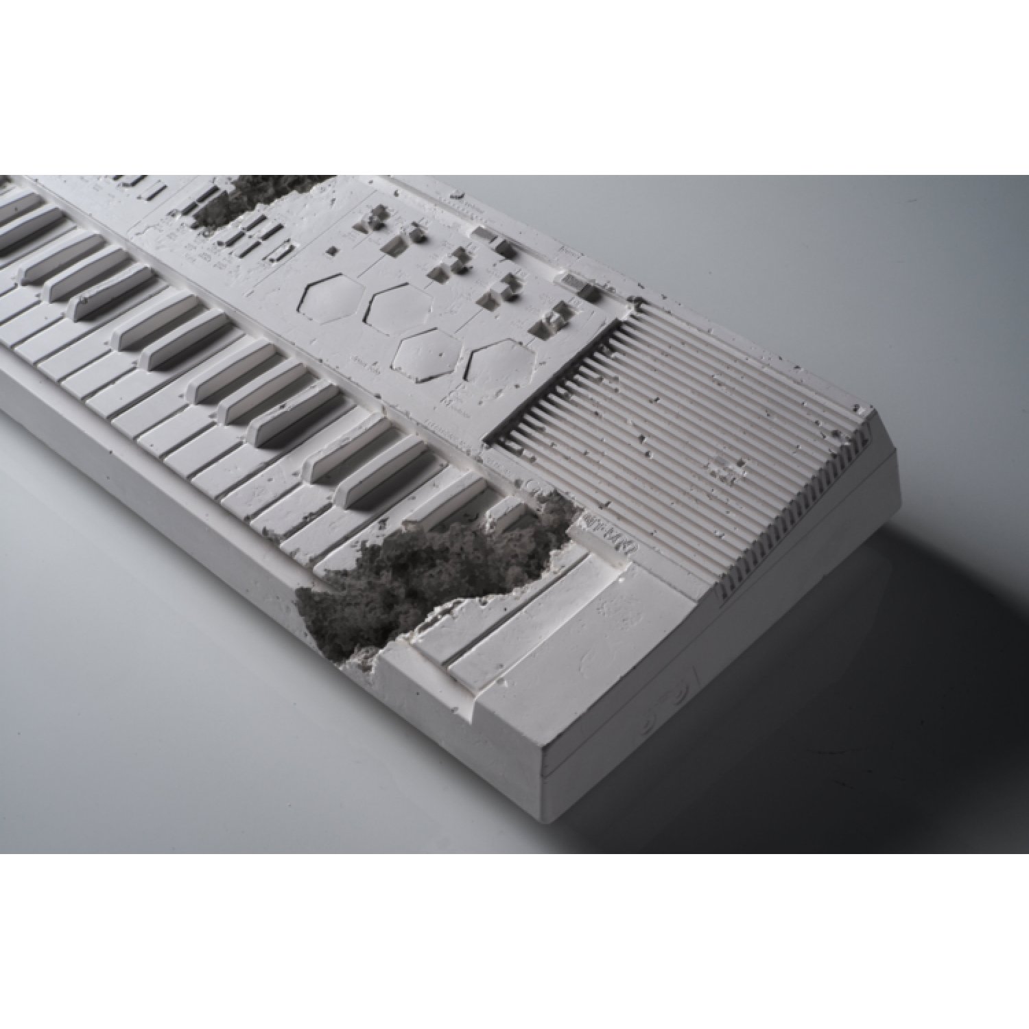 daniel-arshamfuture-relic-9-keyboard-4.jpg