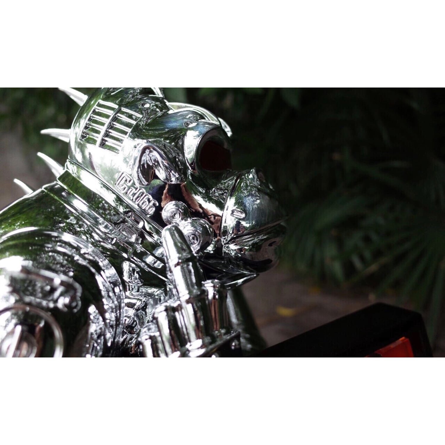 hajime-sorayama-xlarge-robot-gorilla-9.jpg