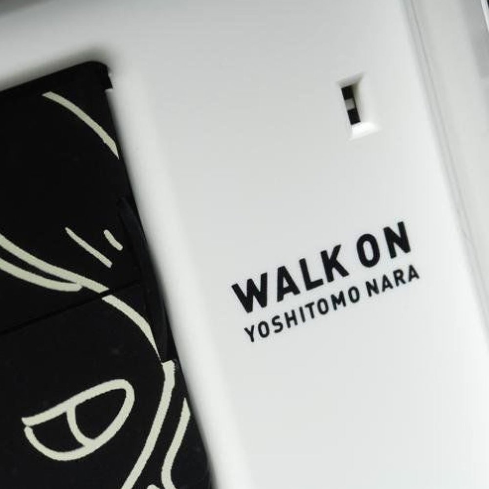 Yoshitomo Nara Design Original Table Walk on Flip Clock Patapata Beige